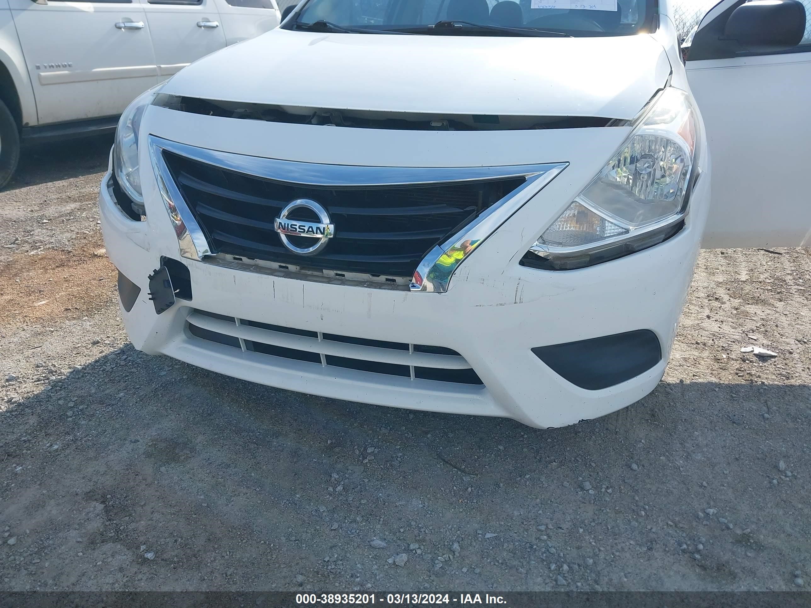 Photo 14 VIN: 3N1CN7AP5FL815358 - NISSAN VERSA 