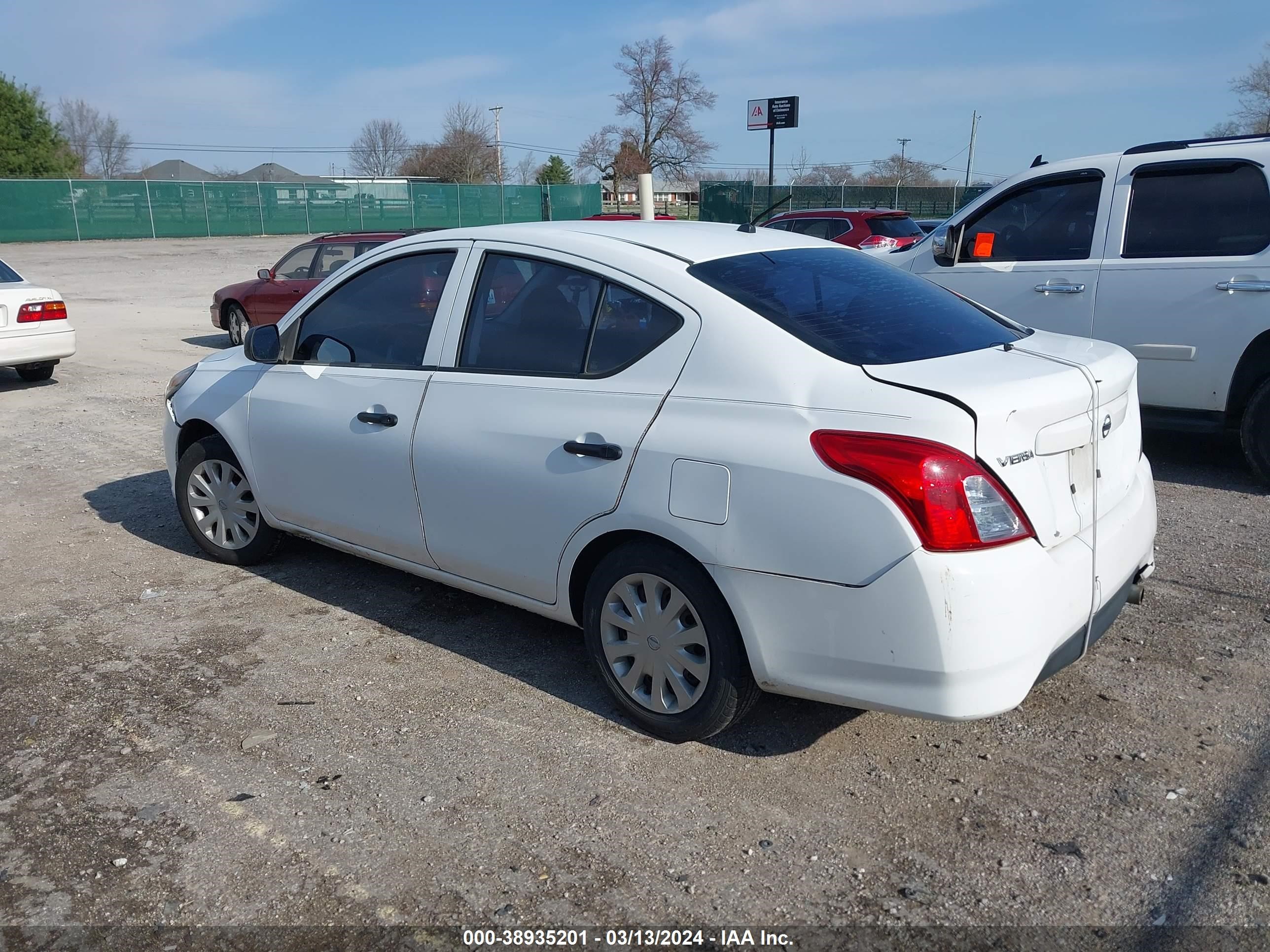 Photo 2 VIN: 3N1CN7AP5FL815358 - NISSAN VERSA 