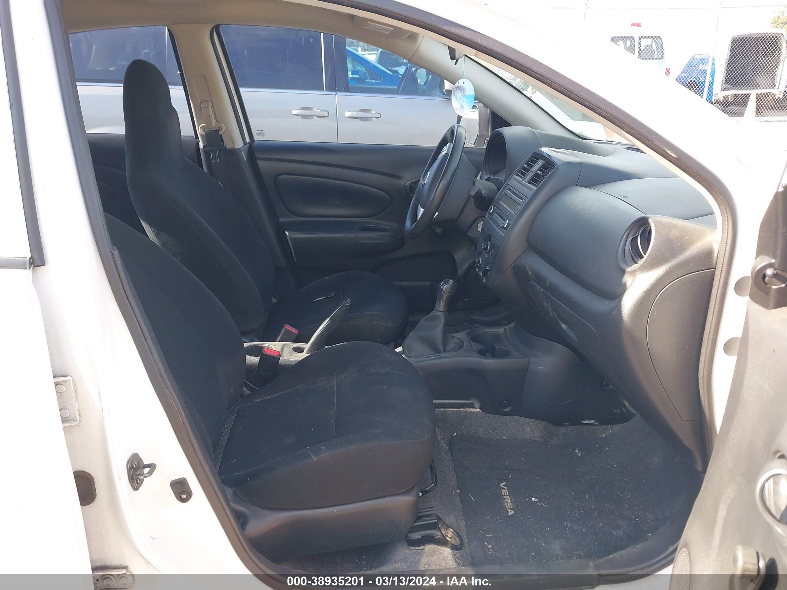 Photo 4 VIN: 3N1CN7AP5FL815358 - NISSAN VERSA 