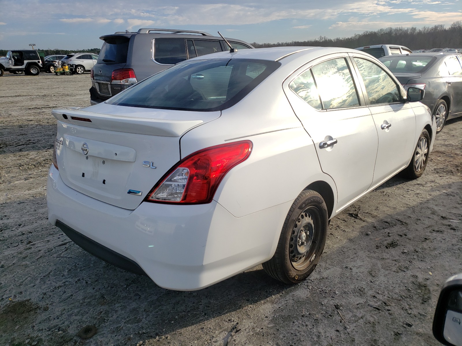 Photo 3 VIN: 3N1CN7AP5FL836047 - NISSAN VERSA 