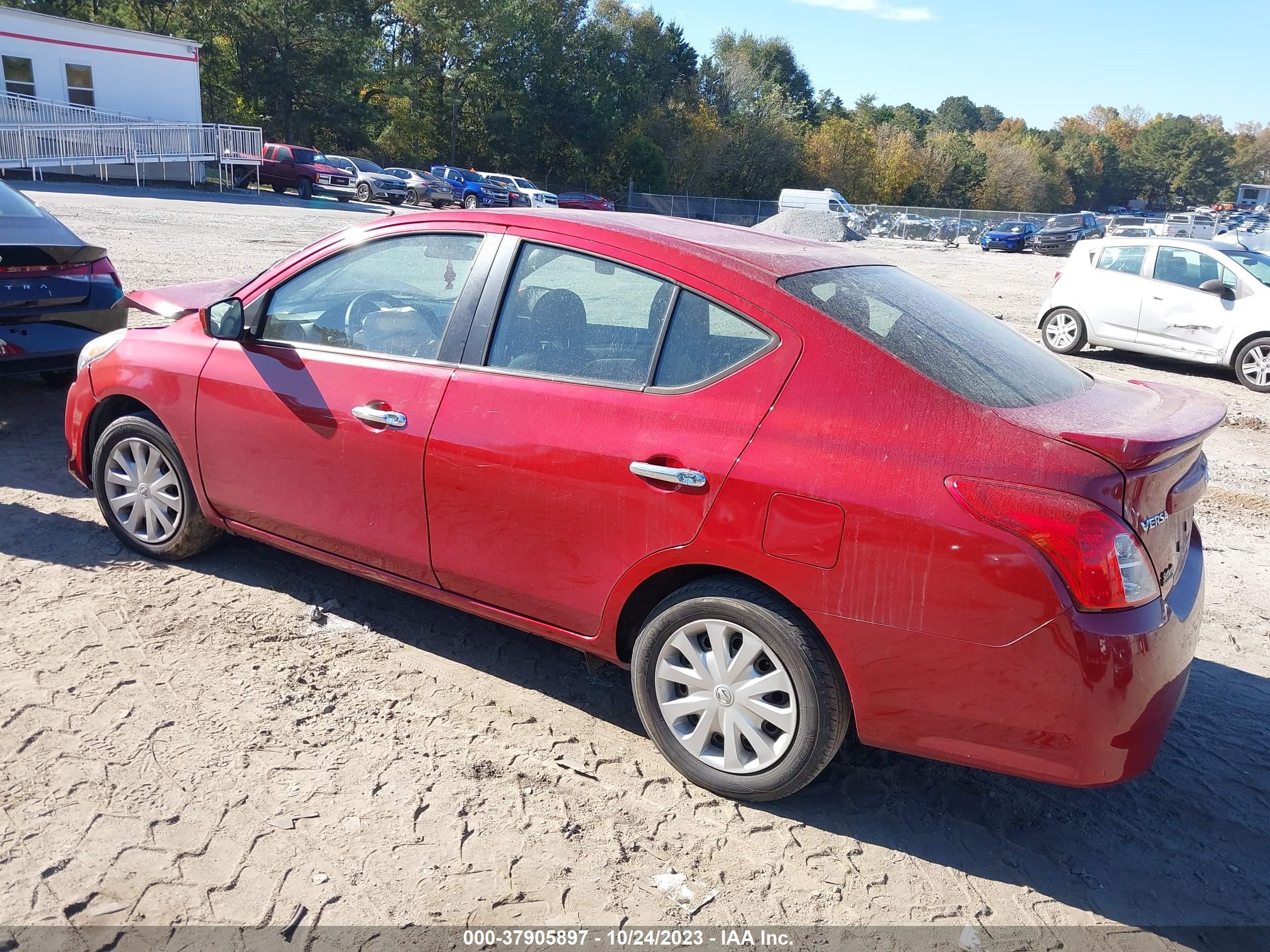 Photo 2 VIN: 3N1CN7AP5FL855908 - NISSAN VERSA 