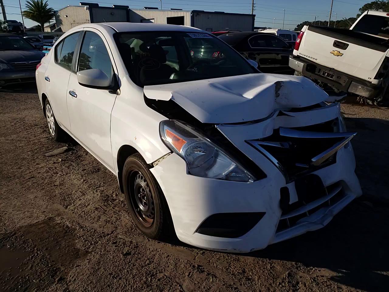 Photo 10 VIN: 3N1CN7AP5FL867525 - NISSAN VERSA S 