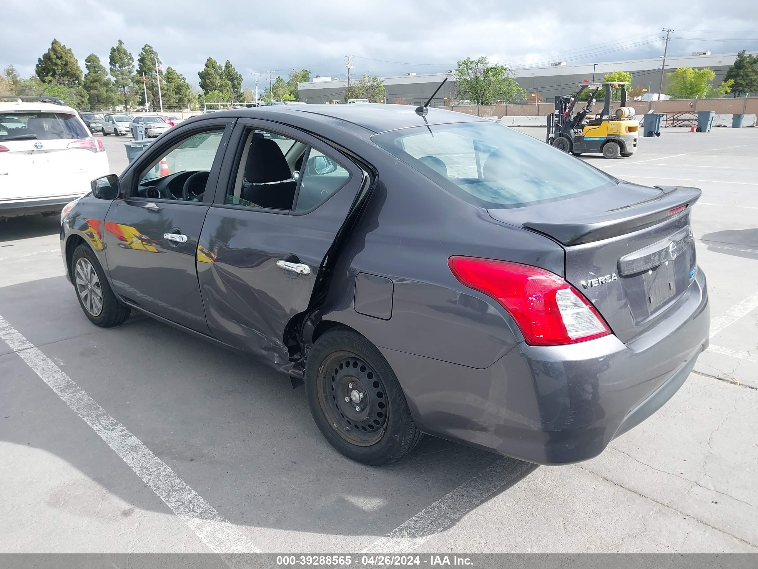 Photo 2 VIN: 3N1CN7AP5FL910678 - NISSAN VERSA 