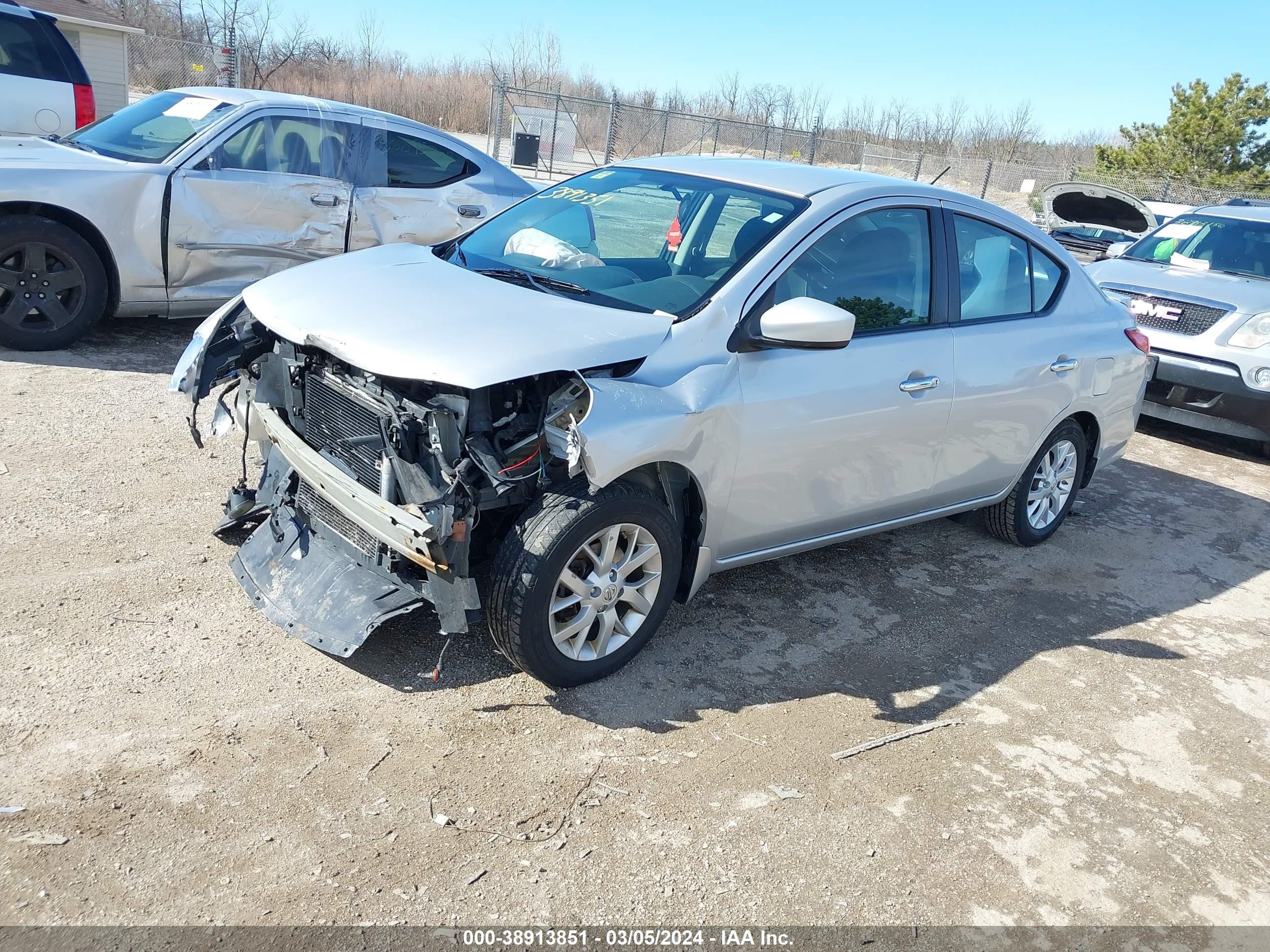 Photo 1 VIN: 3N1CN7AP5FL930235 - NISSAN VERSA 