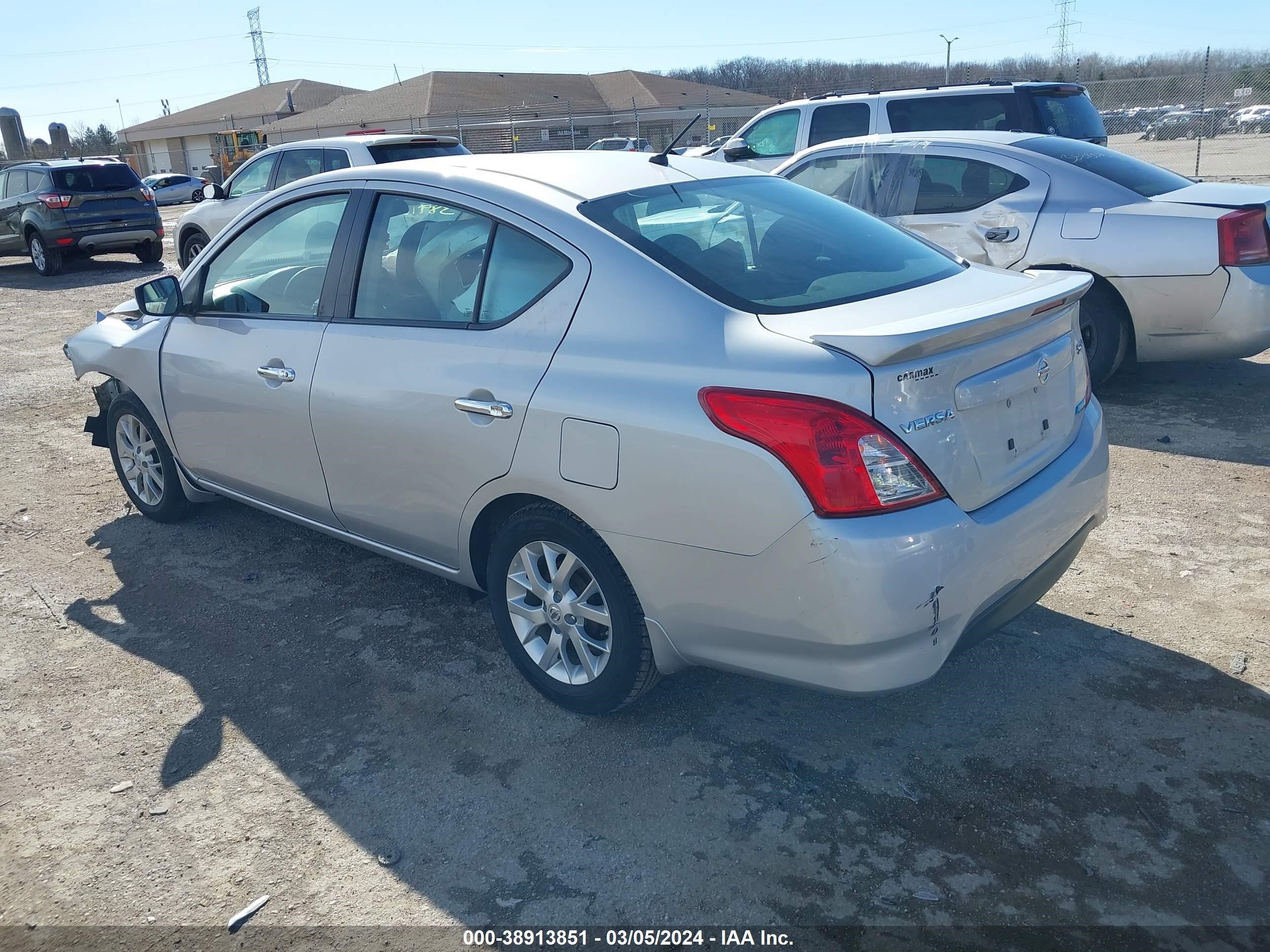 Photo 2 VIN: 3N1CN7AP5FL930235 - NISSAN VERSA 