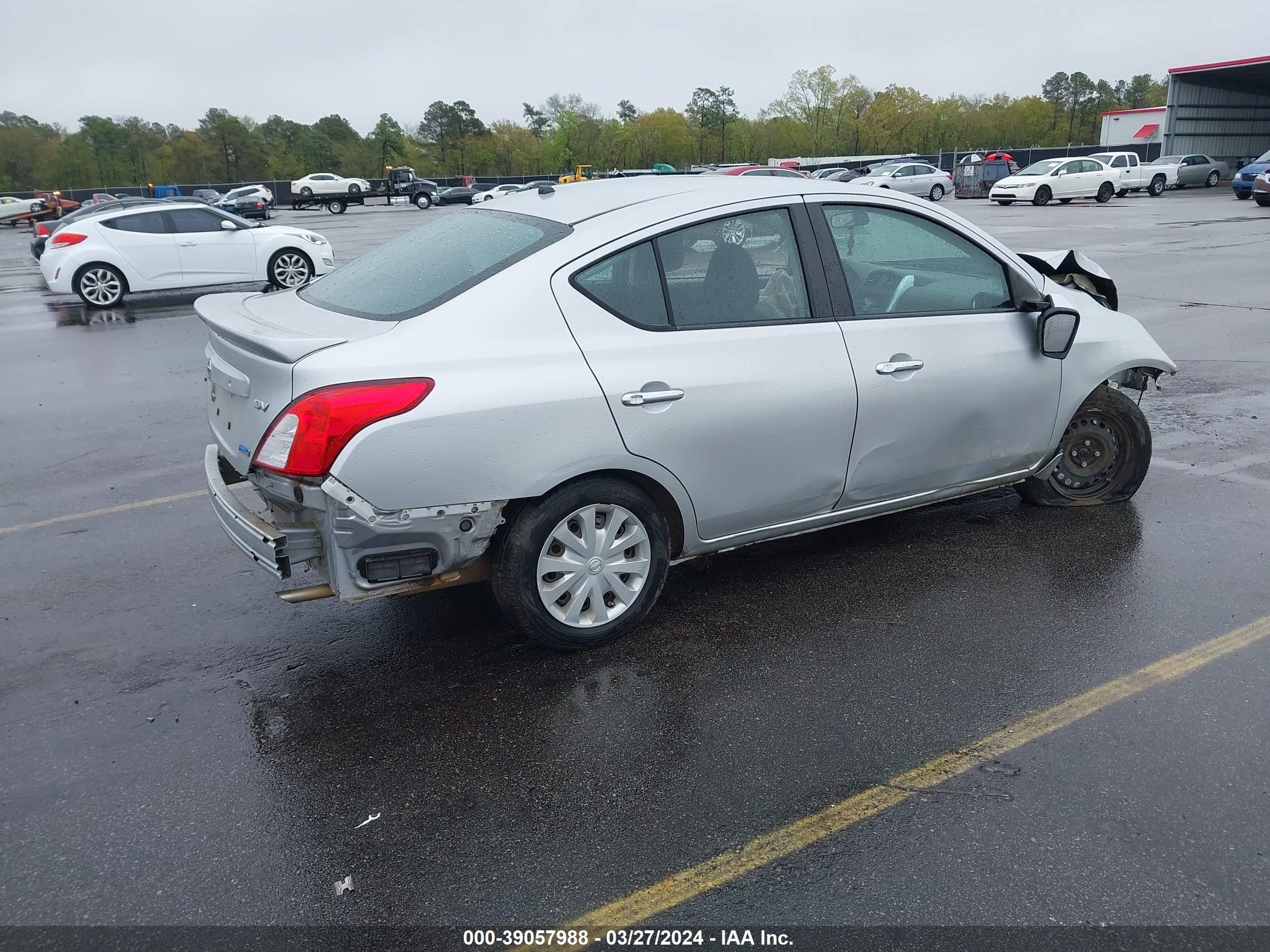 Photo 3 VIN: 3N1CN7AP5FL959105 - NISSAN VERSA 