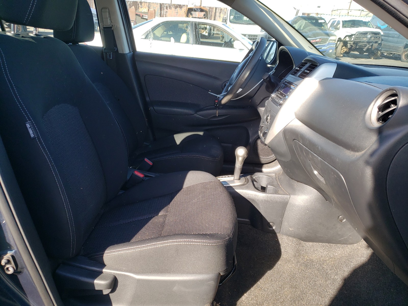 Photo 4 VIN: 3N1CN7AP5GL851049 - NISSAN VERSA S 