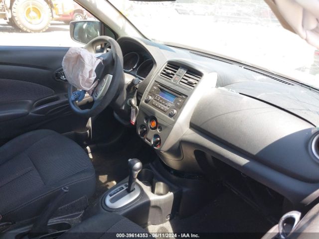 Photo 4 VIN: 3N1CN7AP5GL883922 - NISSAN VERSA 