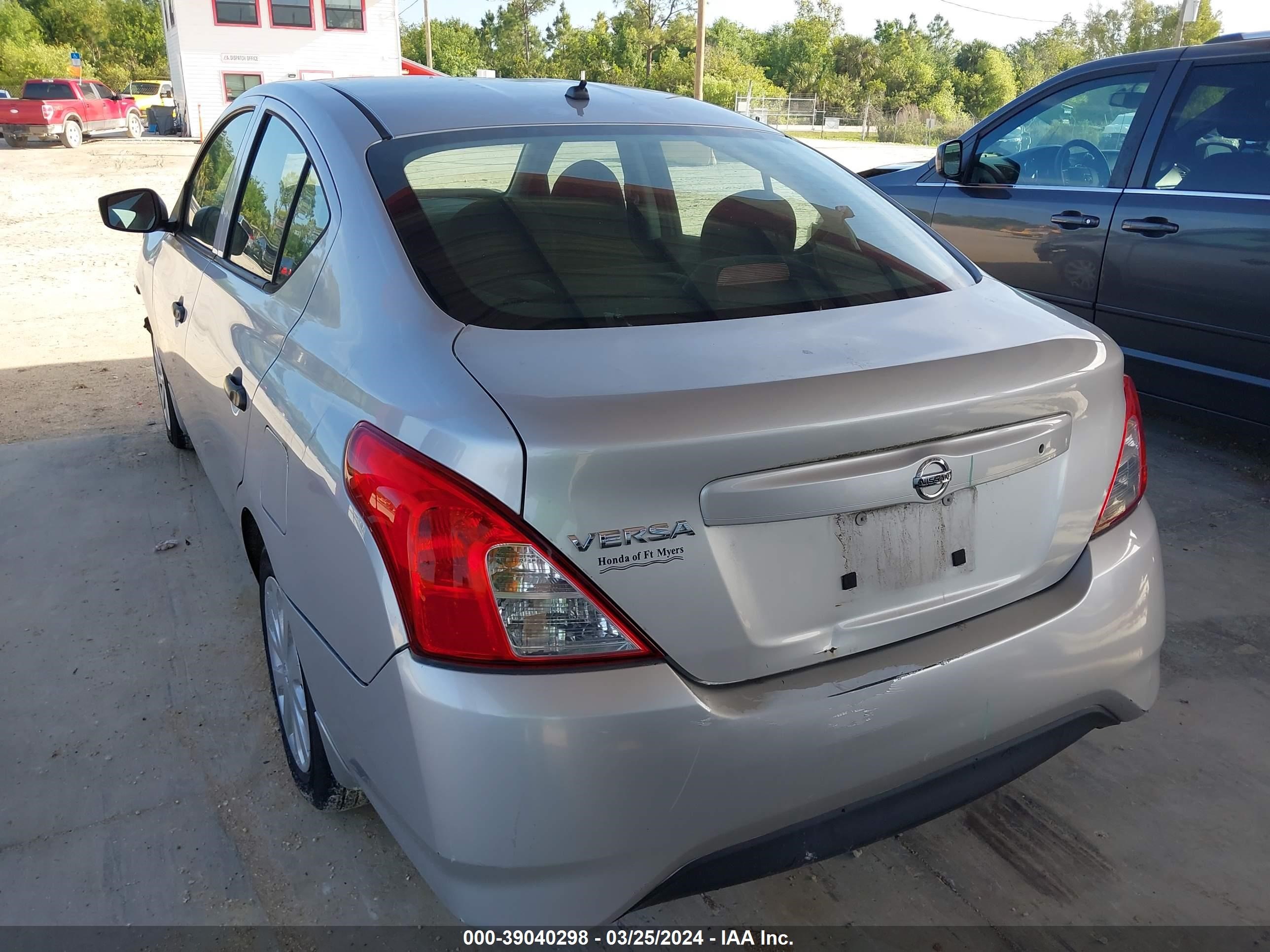 Photo 2 VIN: 3N1CN7AP5GL901044 - NISSAN VERSA 