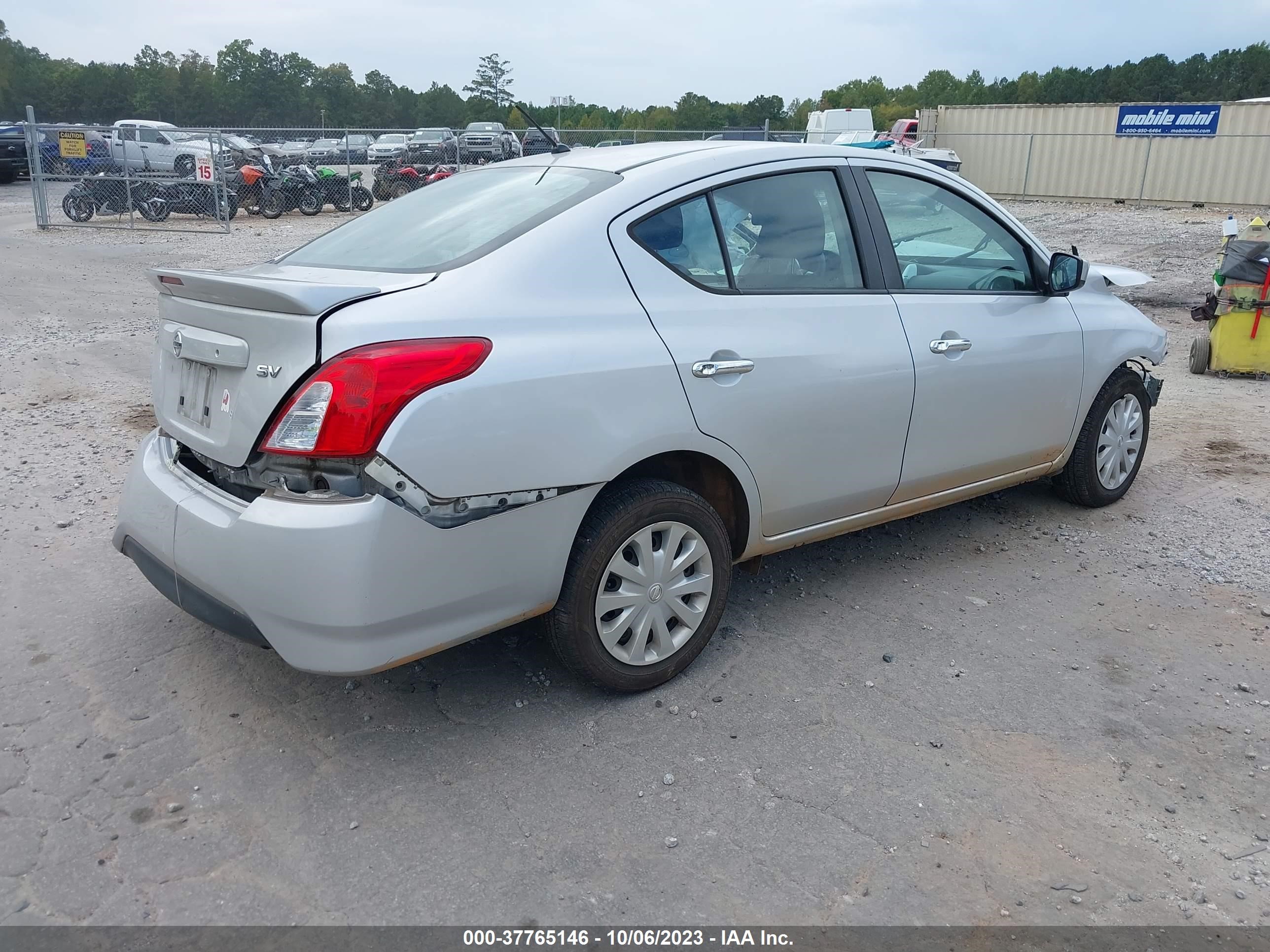 Photo 3 VIN: 3N1CN7AP5GL913808 - NISSAN VERSA 