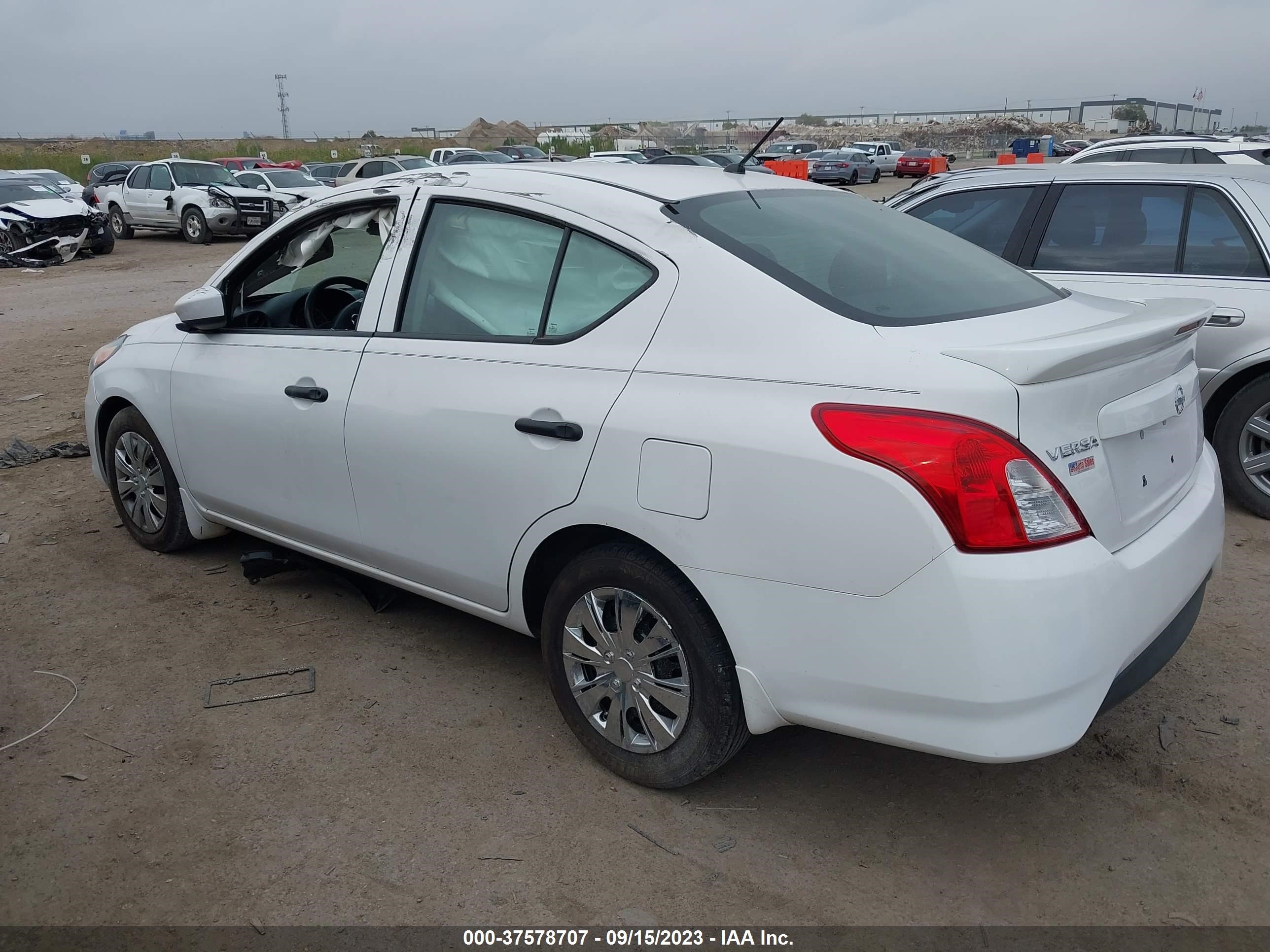 Photo 2 VIN: 3N1CN7AP5HL810258 - NISSAN VERSA 