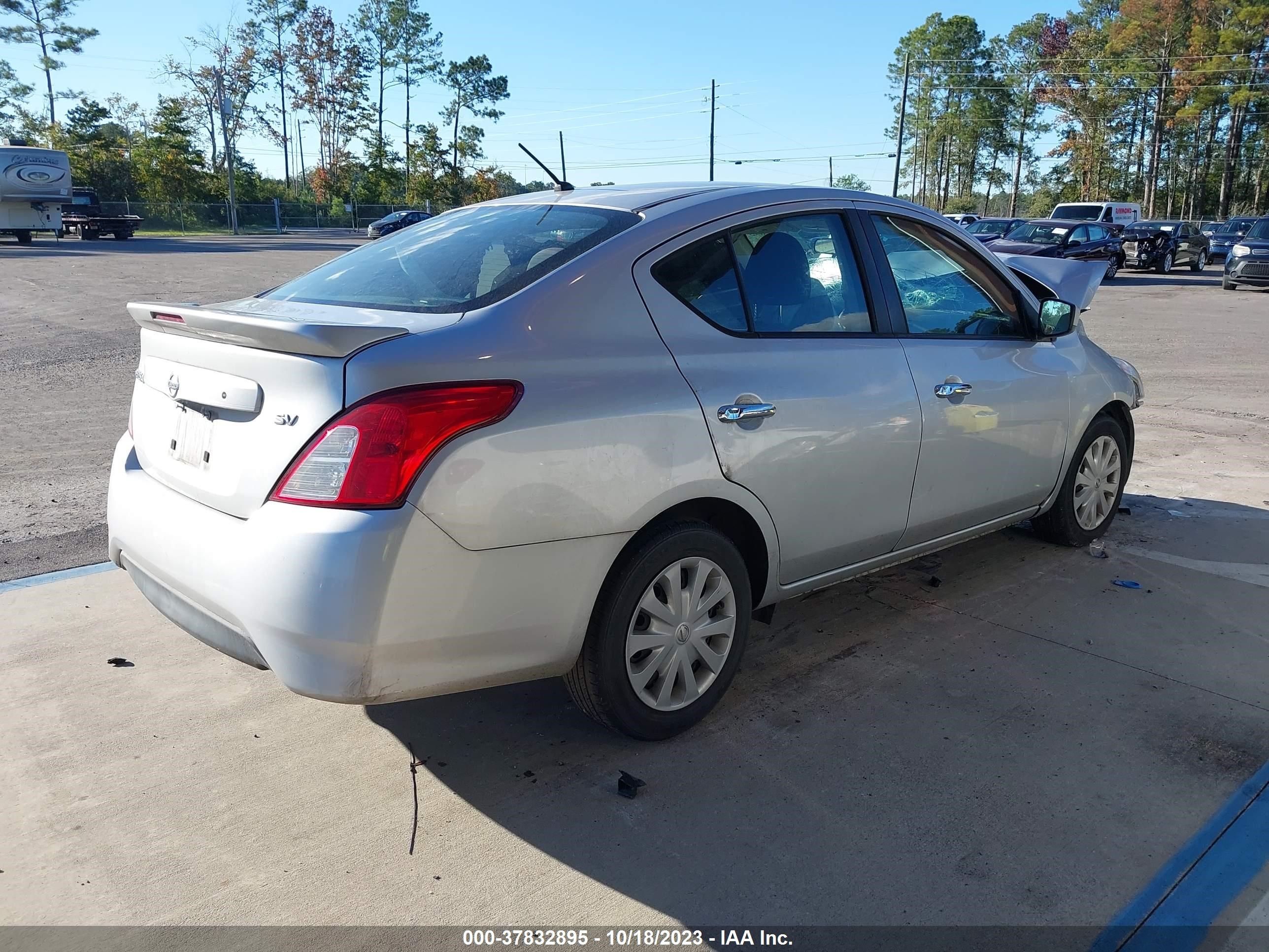 Photo 3 VIN: 3N1CN7AP5HL848105 - NISSAN VERSA 