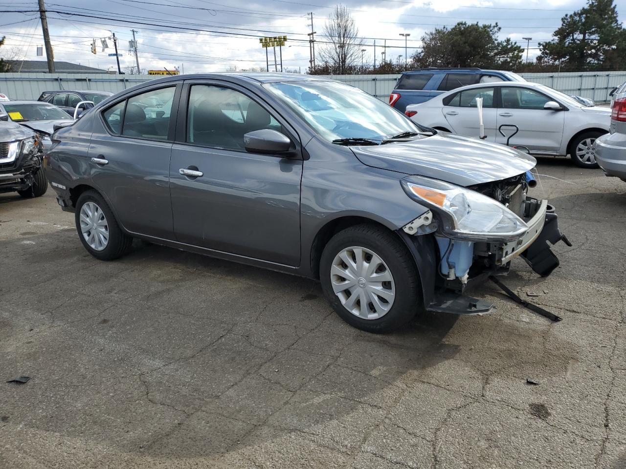 Photo 3 VIN: 3N1CN7AP5JL858588 - NISSAN VERSA 