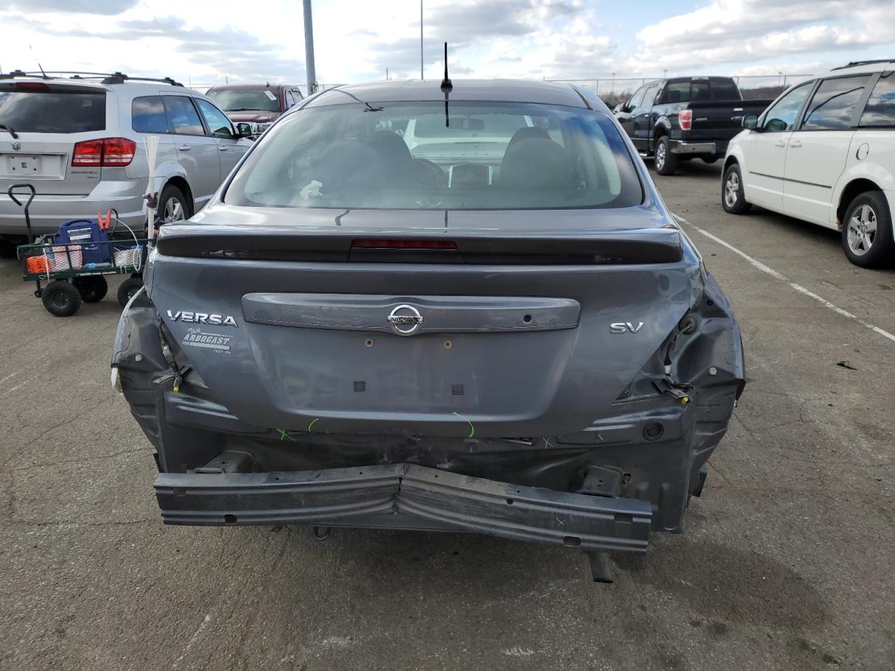 Photo 5 VIN: 3N1CN7AP5JL858588 - NISSAN VERSA 