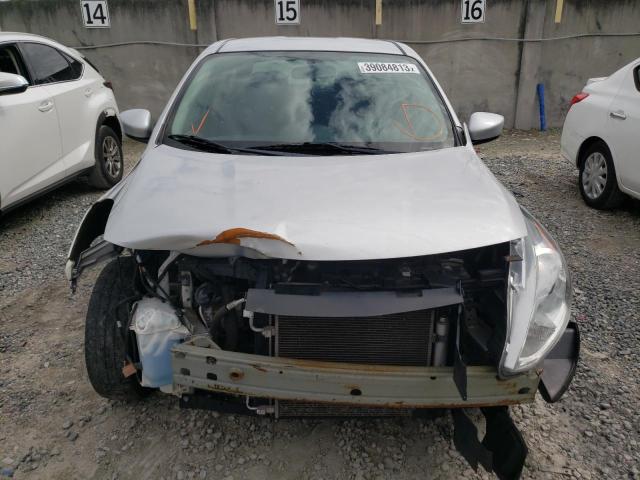 Photo 4 VIN: 3N1CN7AP5JL866819 - NISSAN VERSA 