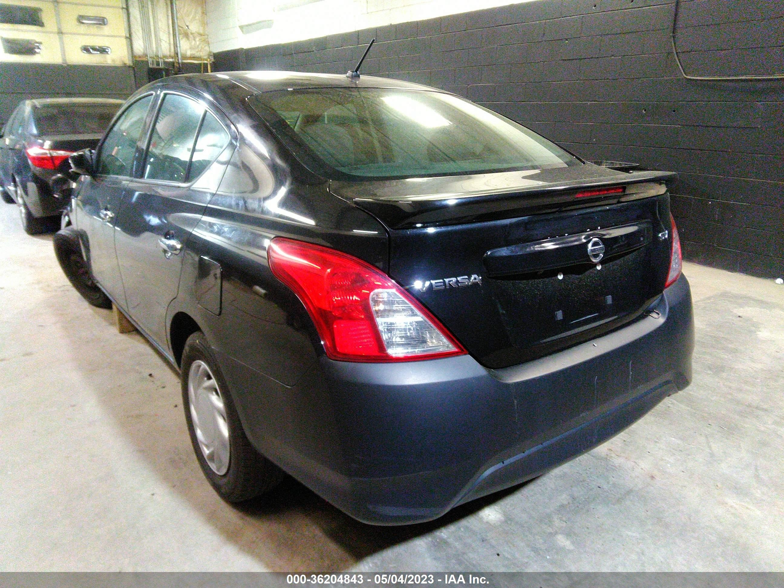 Photo 2 VIN: 3N1CN7AP5JL880865 - NISSAN VERSA 