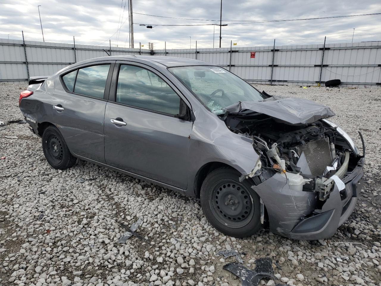 Photo 3 VIN: 3N1CN7AP5JL885760 - NISSAN VERSA 