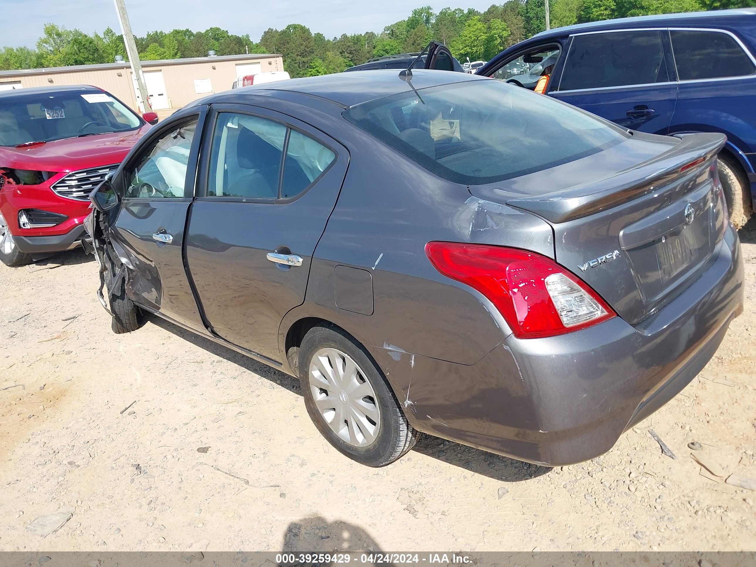 Photo 2 VIN: 3N1CN7AP5JL885855 - NISSAN VERSA 