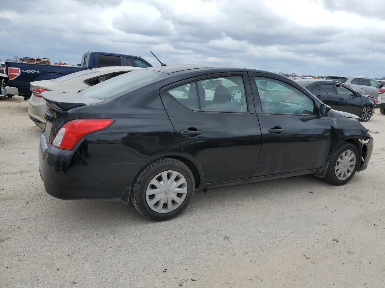 Photo 2 VIN: 3N1CN7AP5JL888223 - NISSAN VERSA 