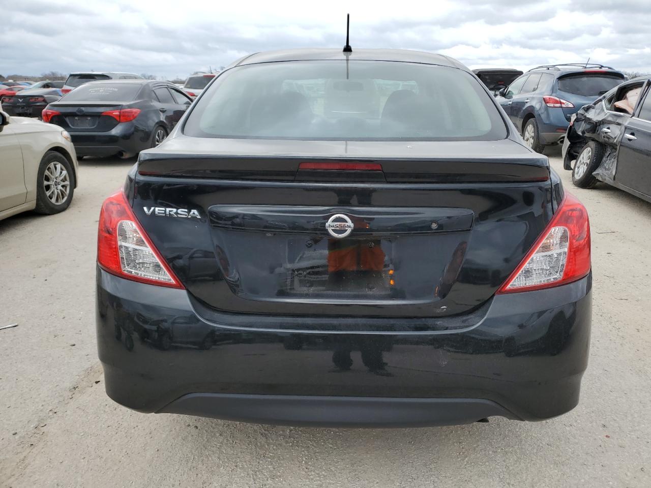 Photo 5 VIN: 3N1CN7AP5JL888223 - NISSAN VERSA 