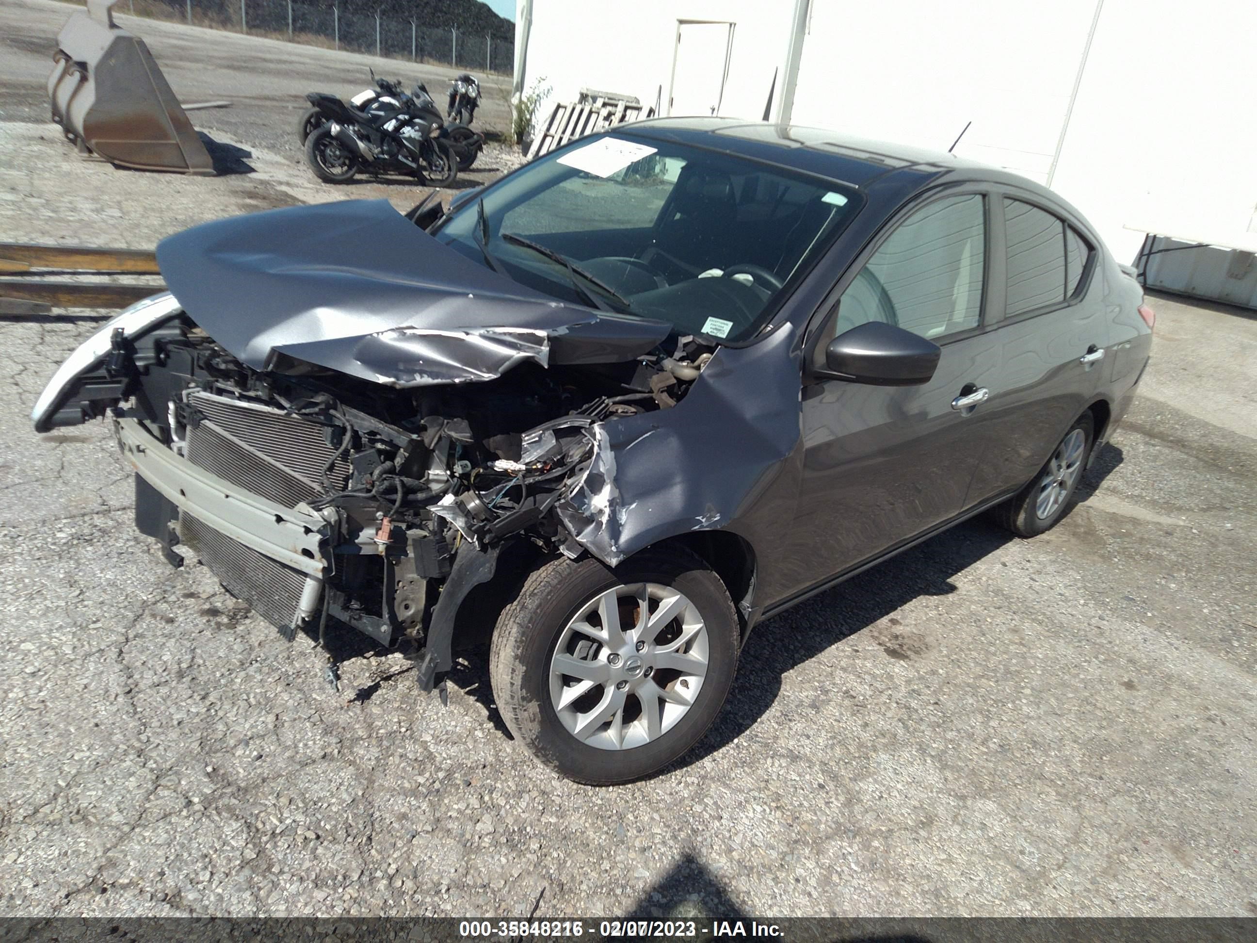 Photo 1 VIN: 3N1CN7AP5KL801714 - NISSAN VERSA 