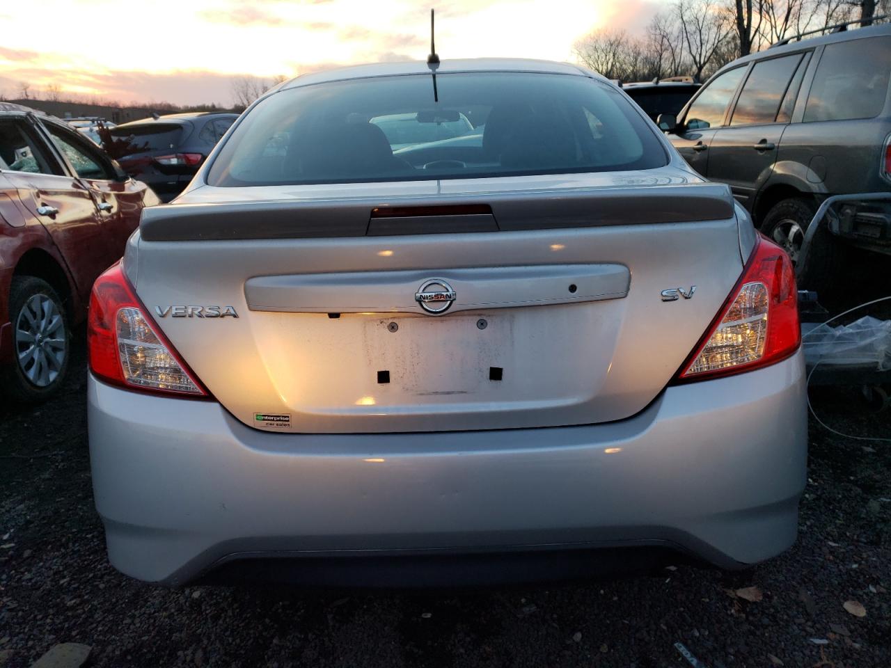 Photo 5 VIN: 3N1CN7AP5KL842621 - NISSAN VERSA 