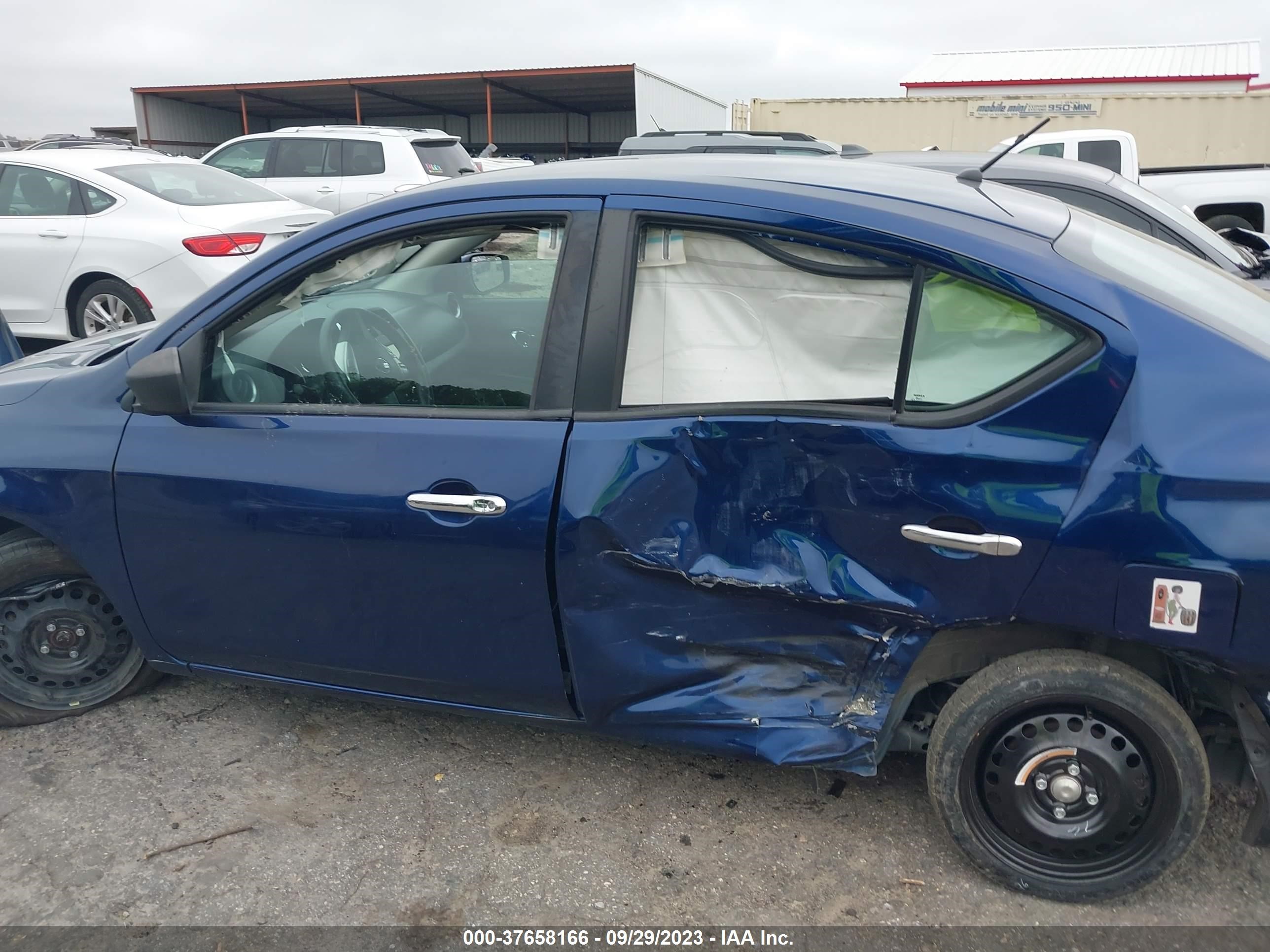 Photo 13 VIN: 3N1CN7AP5KL860164 - NISSAN VERSA 