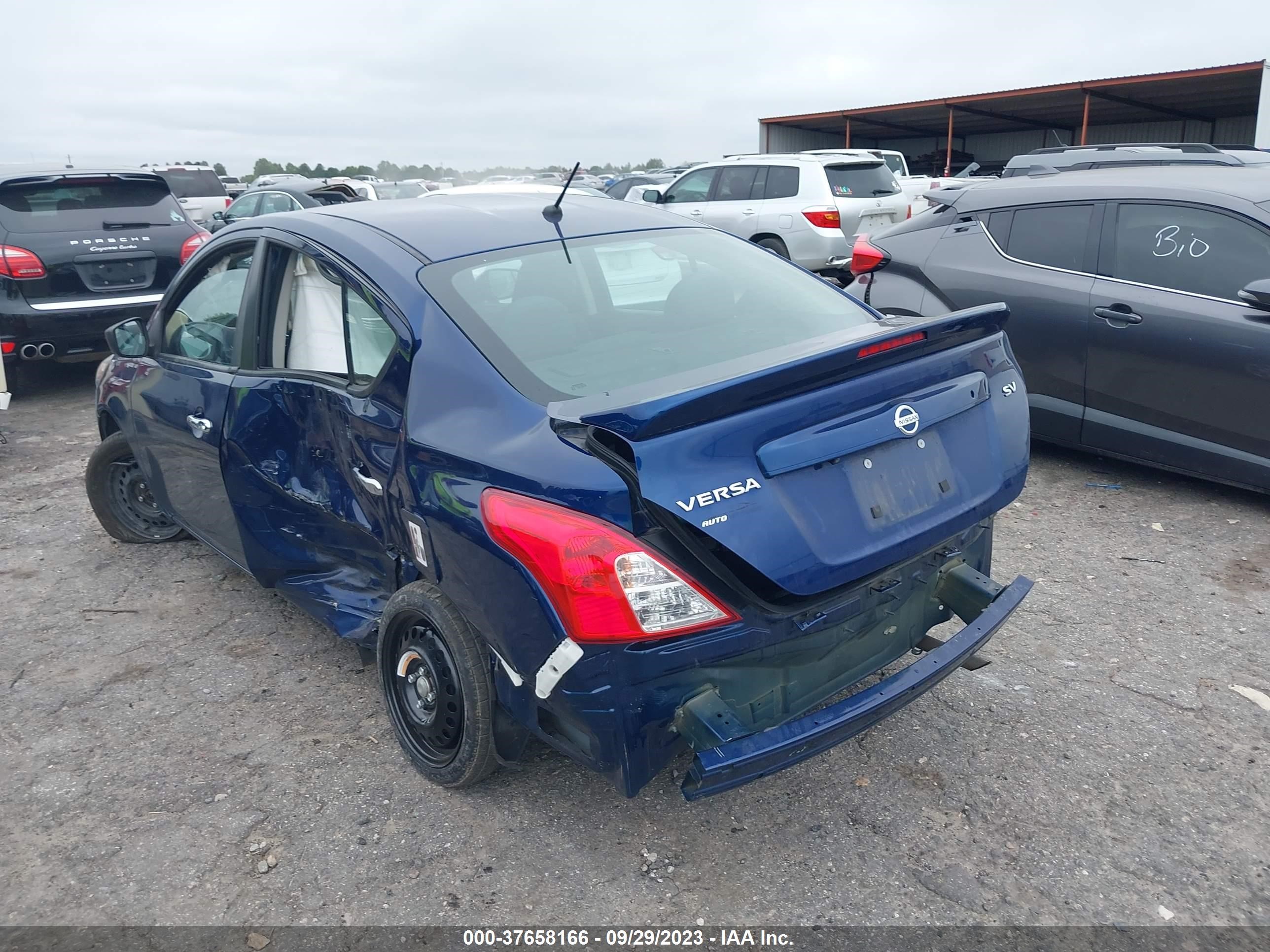 Photo 2 VIN: 3N1CN7AP5KL860164 - NISSAN VERSA 