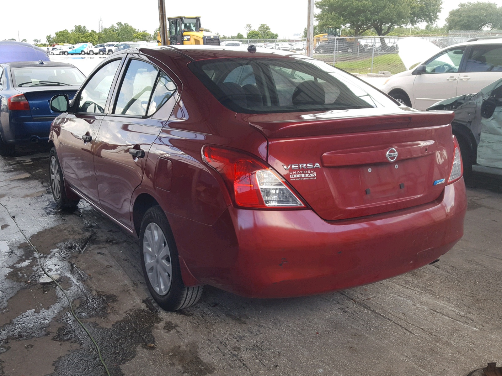 Photo 2 VIN: 3N1CN7AP6DL892415 - NISSAN VERSA 