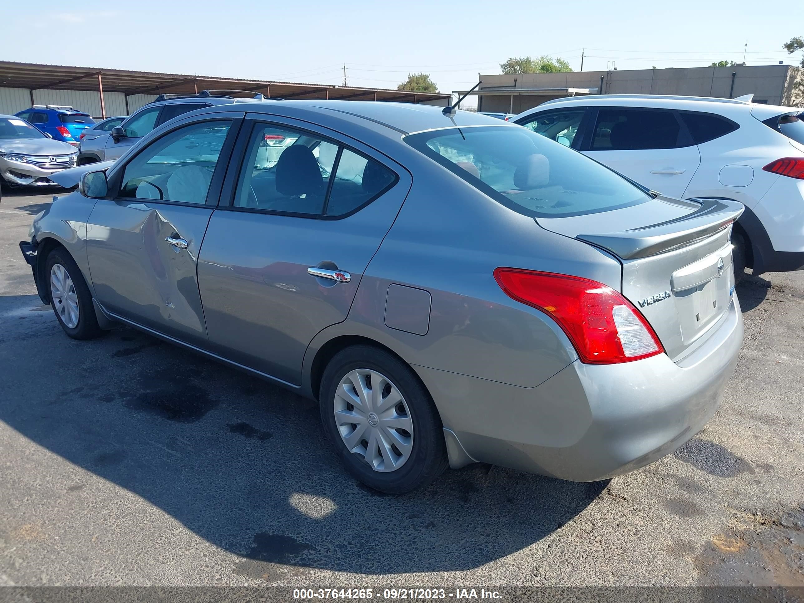 Photo 2 VIN: 3N1CN7AP6EK462116 - NISSAN VERSA 