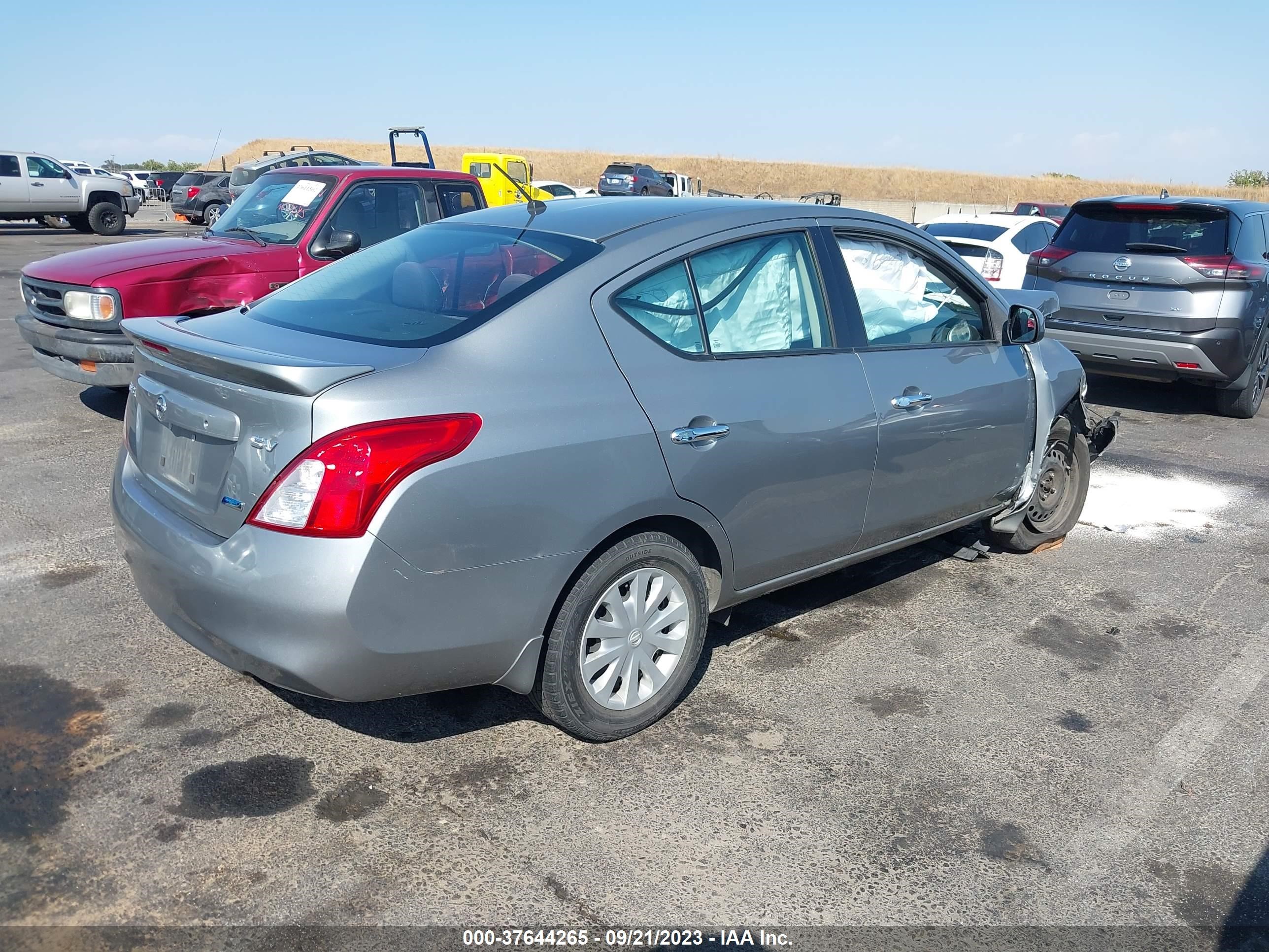 Photo 3 VIN: 3N1CN7AP6EK462116 - NISSAN VERSA 