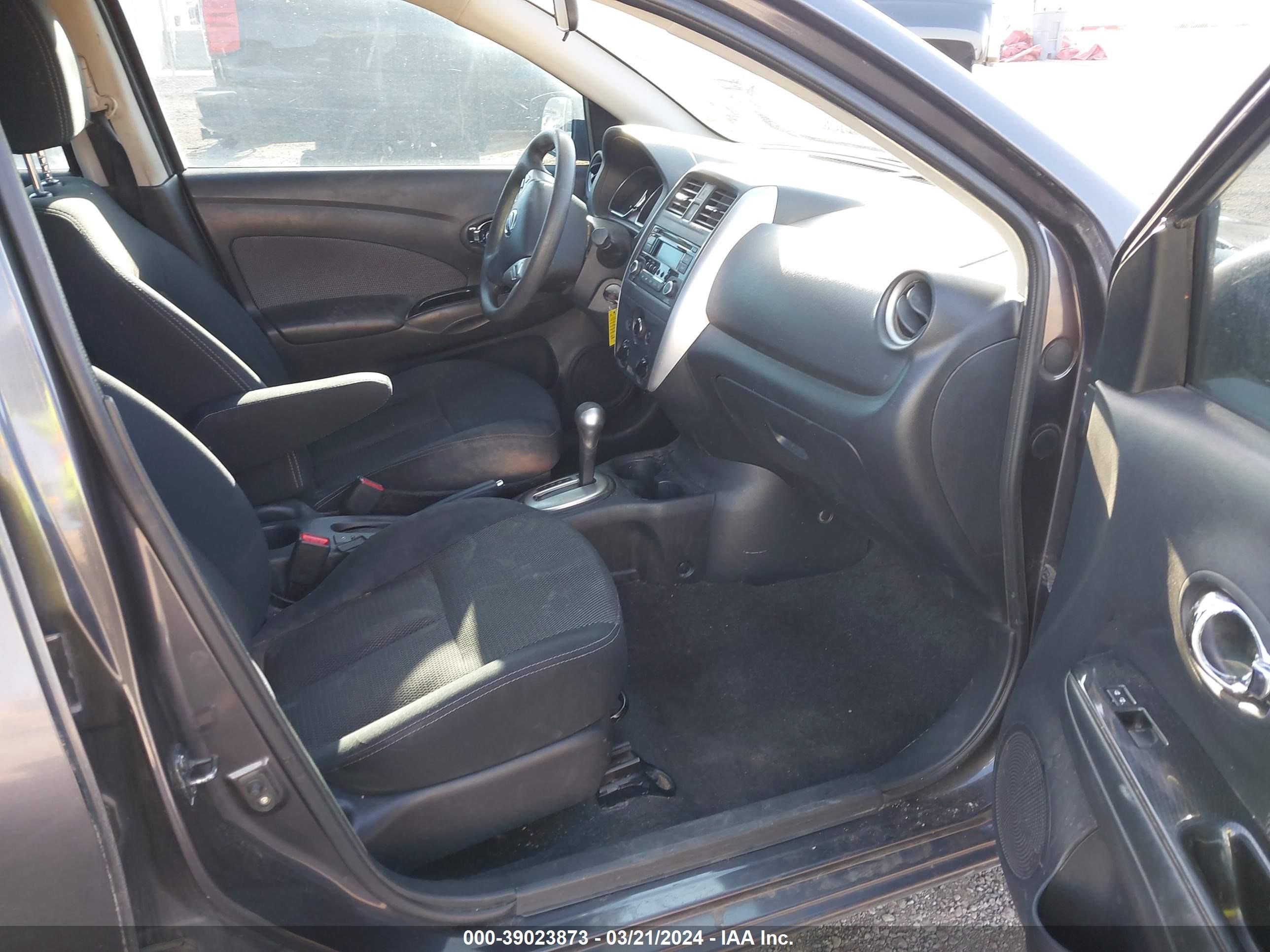 Photo 4 VIN: 3N1CN7AP6FL815823 - NISSAN VERSA 