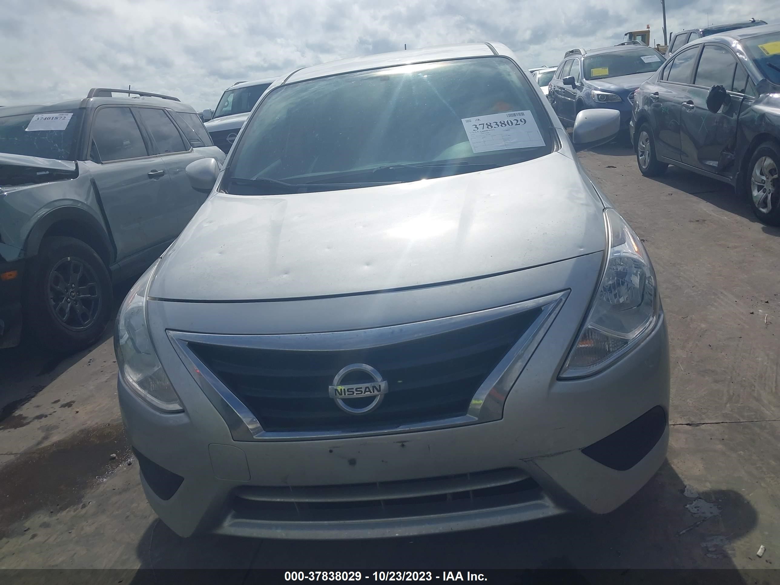 Photo 11 VIN: 3N1CN7AP6FL841709 - NISSAN VERSA 