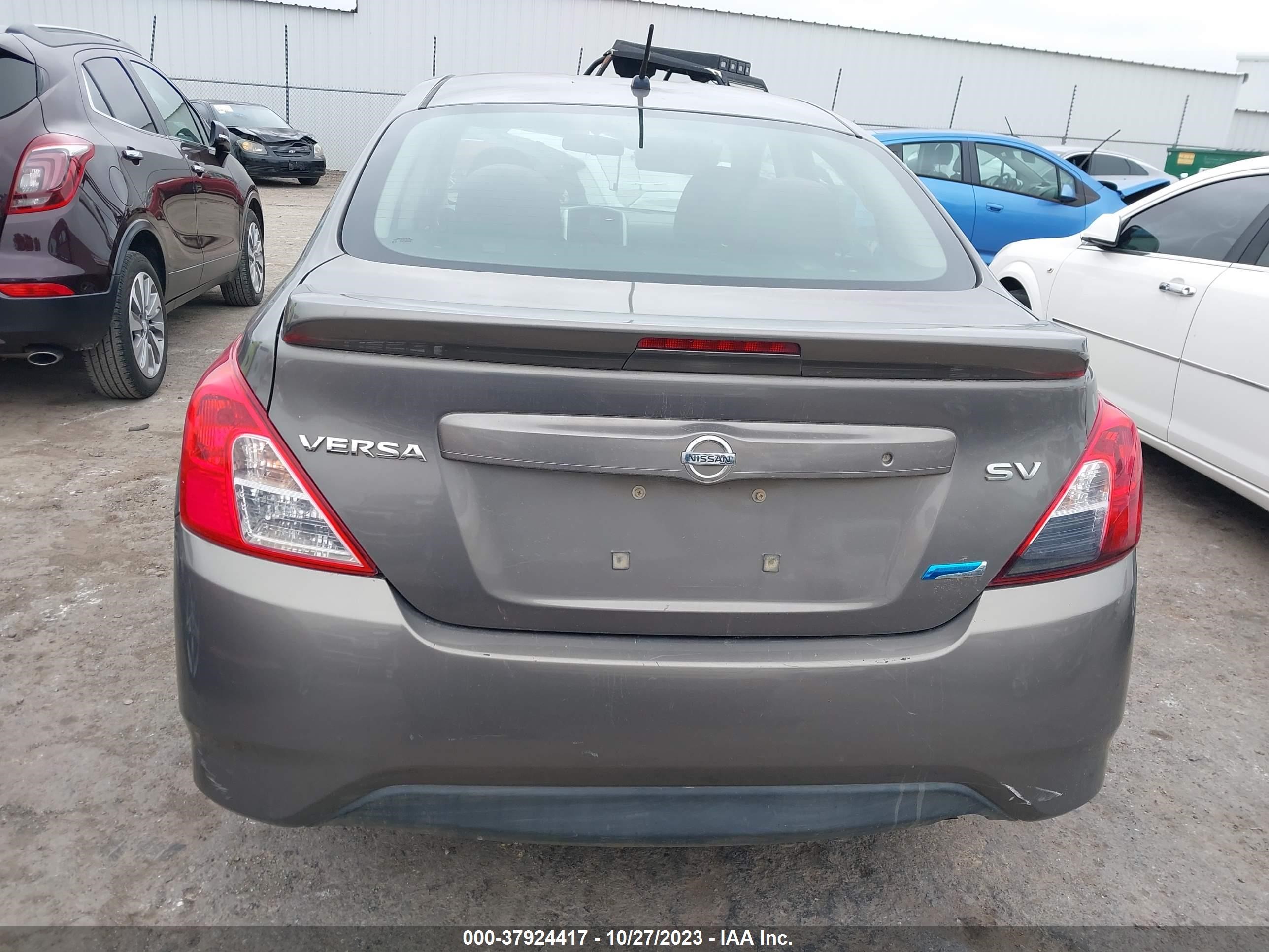 Photo 15 VIN: 3N1CN7AP6FL855786 - NISSAN VERSA 