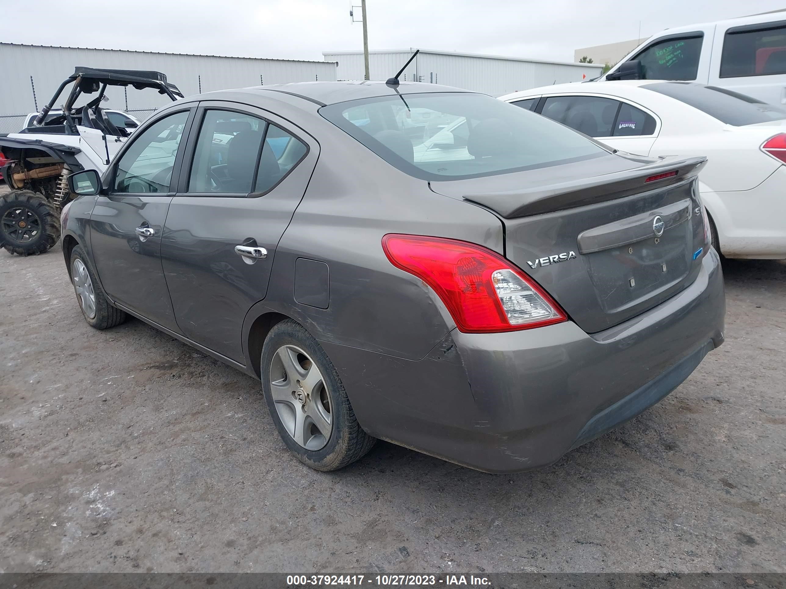 Photo 2 VIN: 3N1CN7AP6FL855786 - NISSAN VERSA 