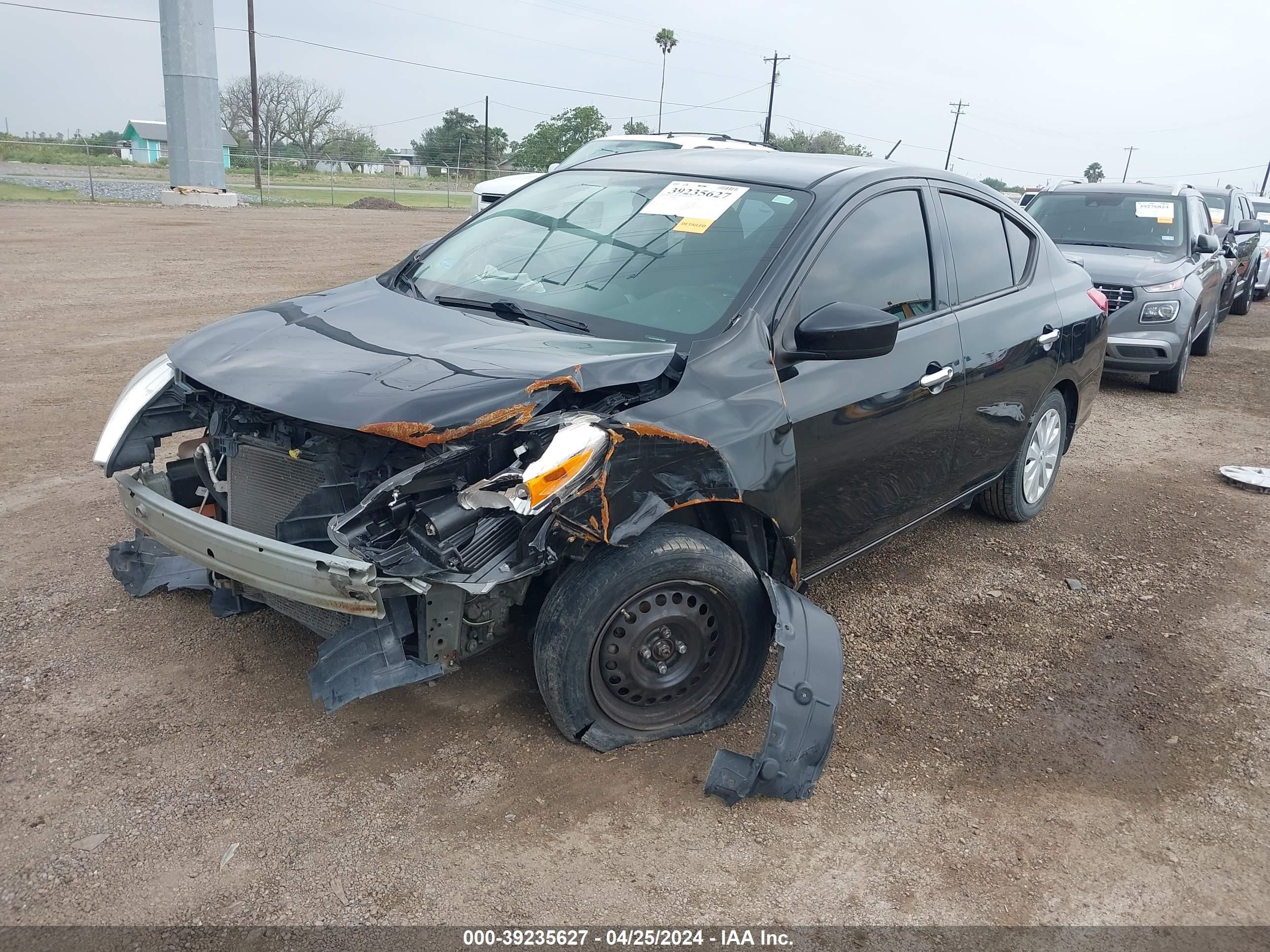 Photo 1 VIN: 3N1CN7AP6FL878467 - NISSAN VERSA 