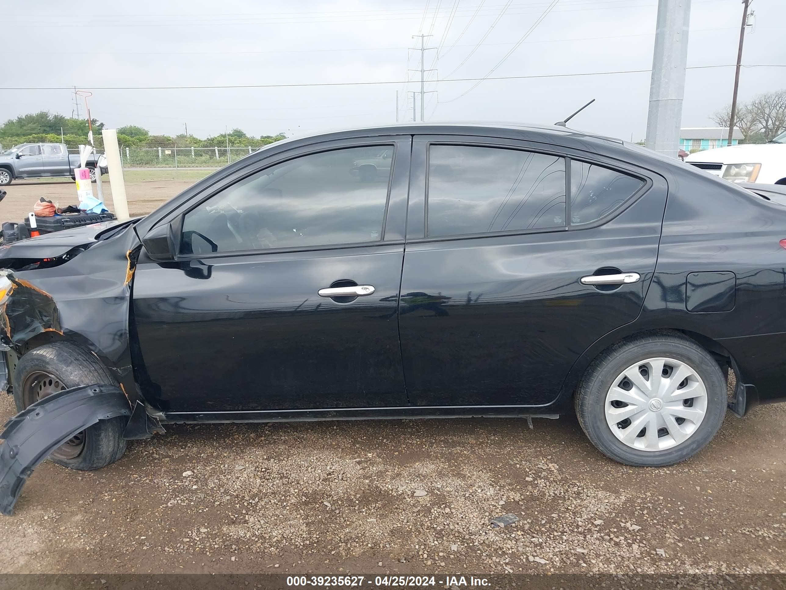 Photo 14 VIN: 3N1CN7AP6FL878467 - NISSAN VERSA 