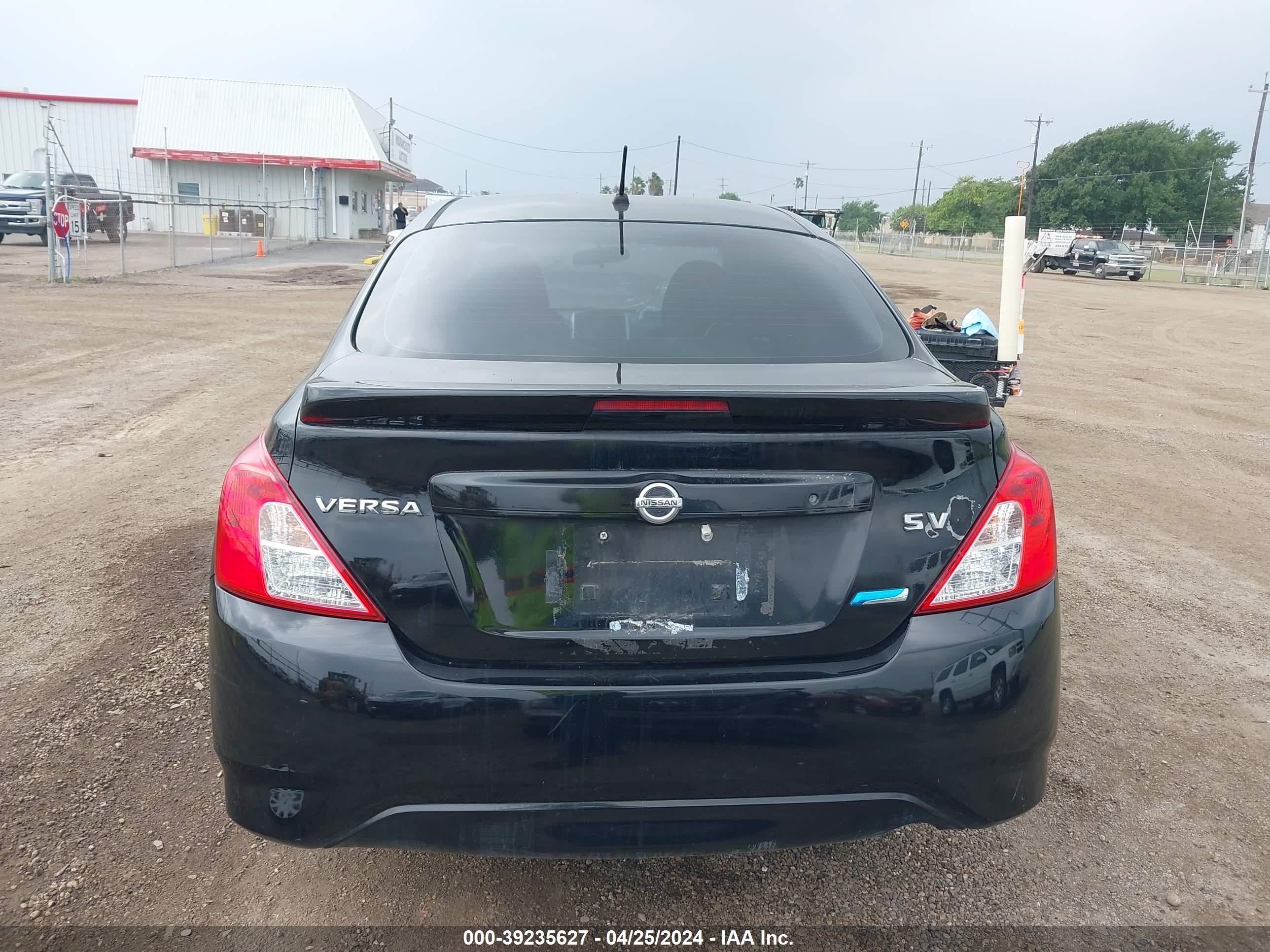 Photo 16 VIN: 3N1CN7AP6FL878467 - NISSAN VERSA 