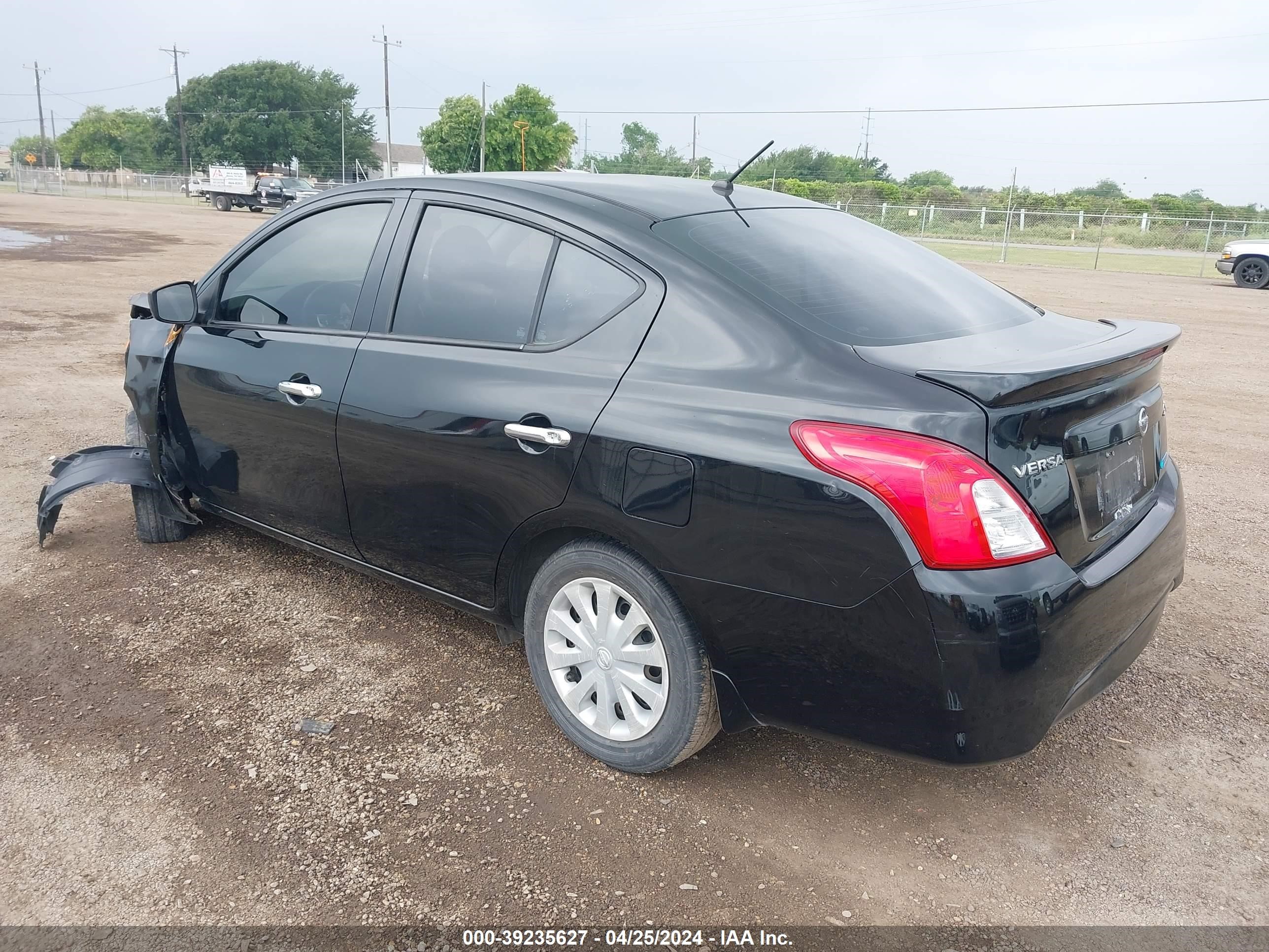 Photo 2 VIN: 3N1CN7AP6FL878467 - NISSAN VERSA 