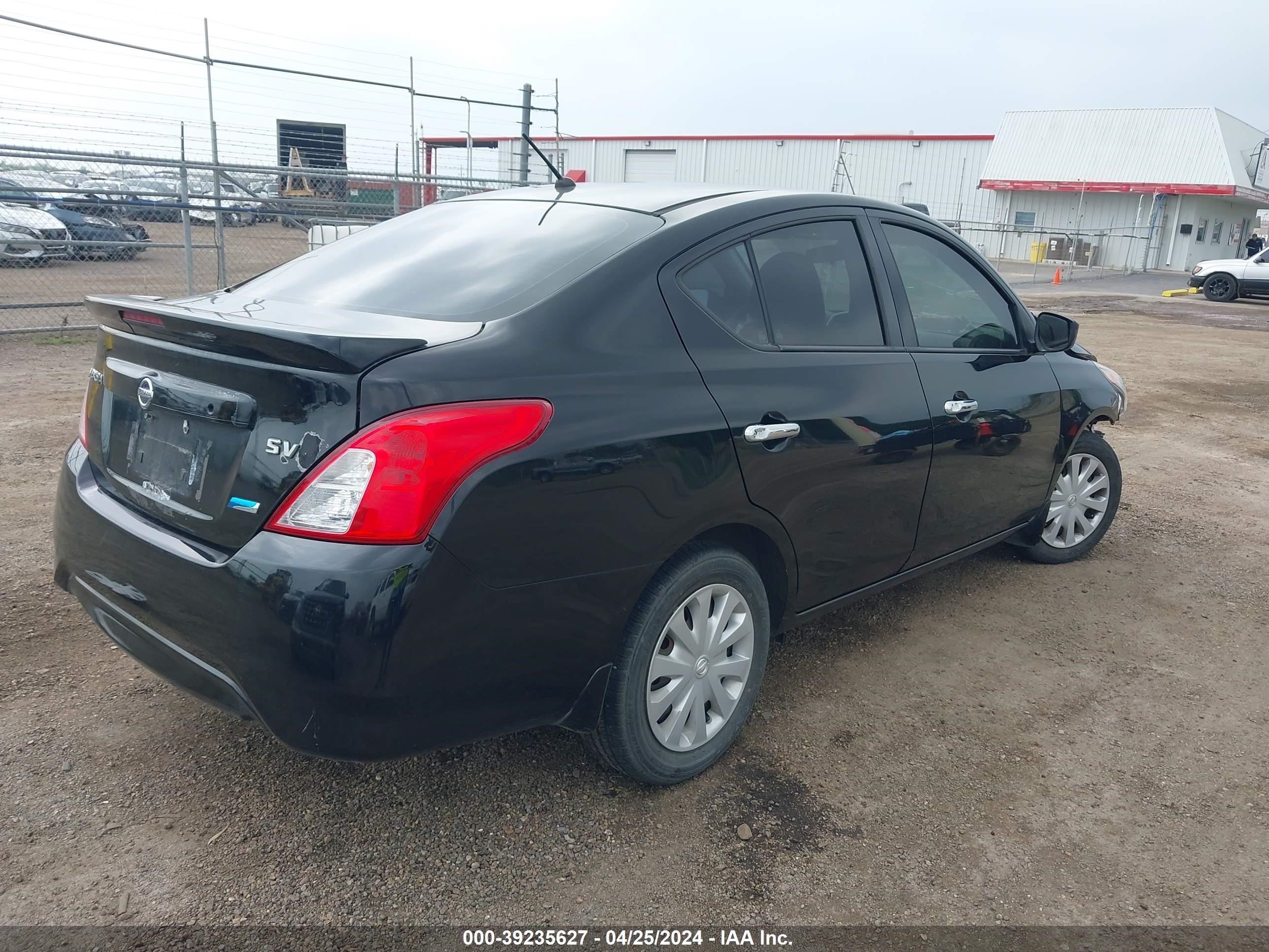 Photo 3 VIN: 3N1CN7AP6FL878467 - NISSAN VERSA 