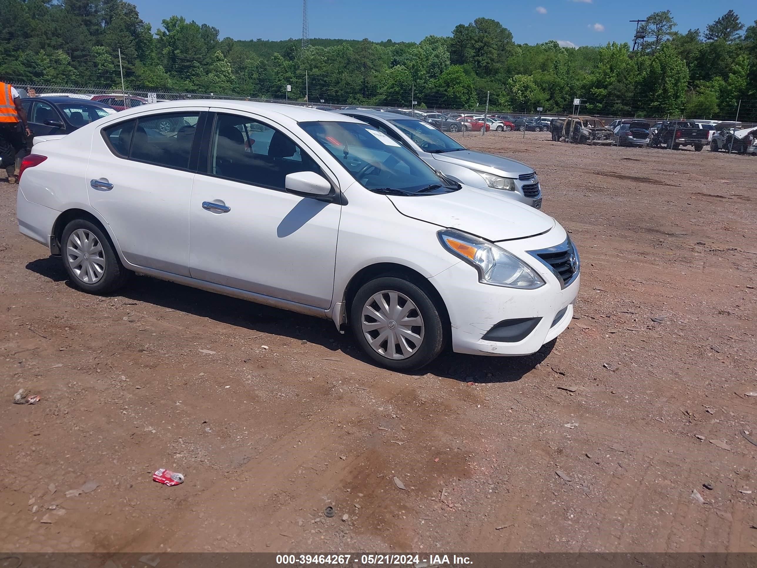 Photo 0 VIN: 3N1CN7AP6FL888139 - NISSAN VERSA 