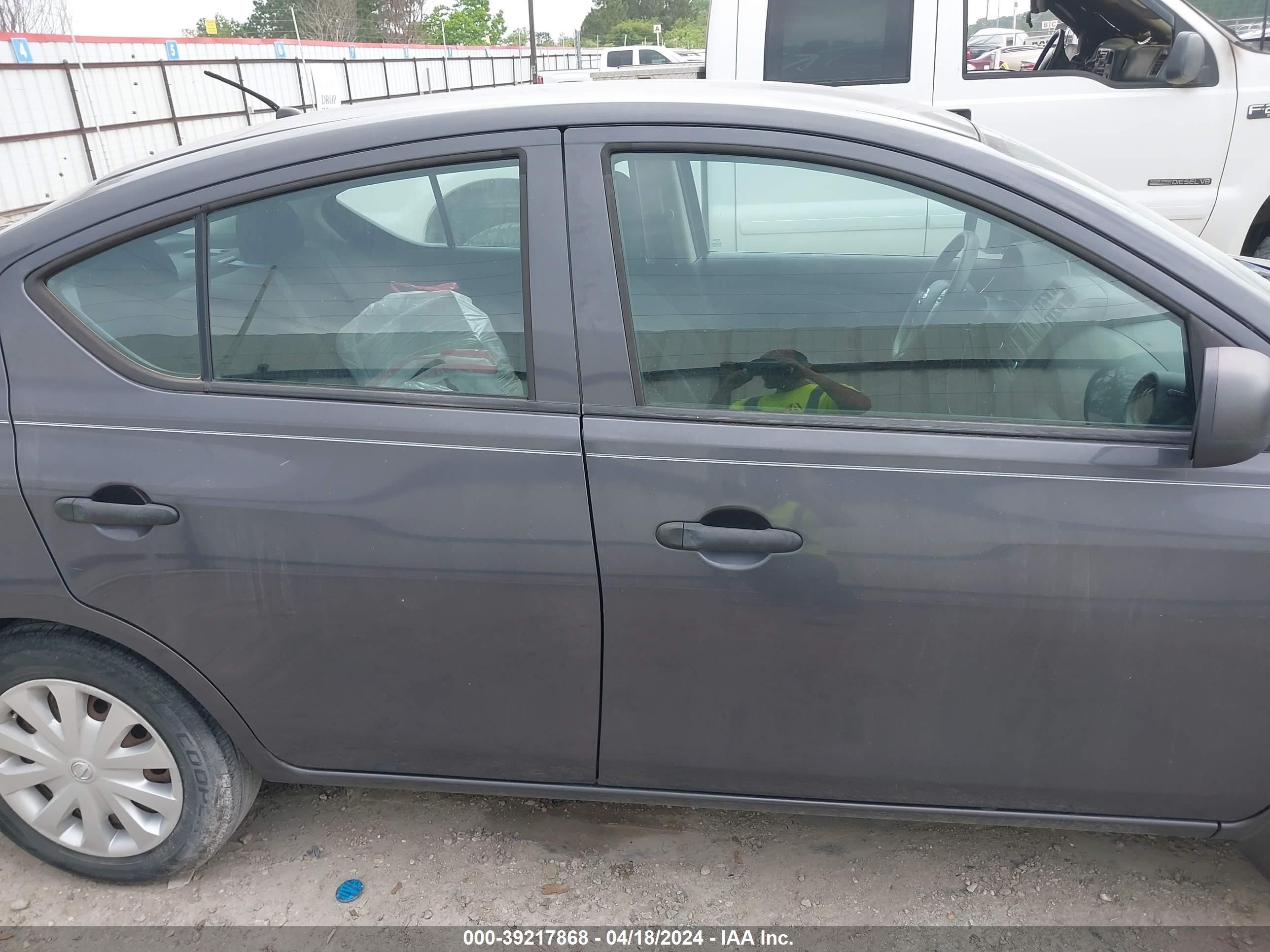 Photo 13 VIN: 3N1CN7AP6FL892580 - NISSAN VERSA 