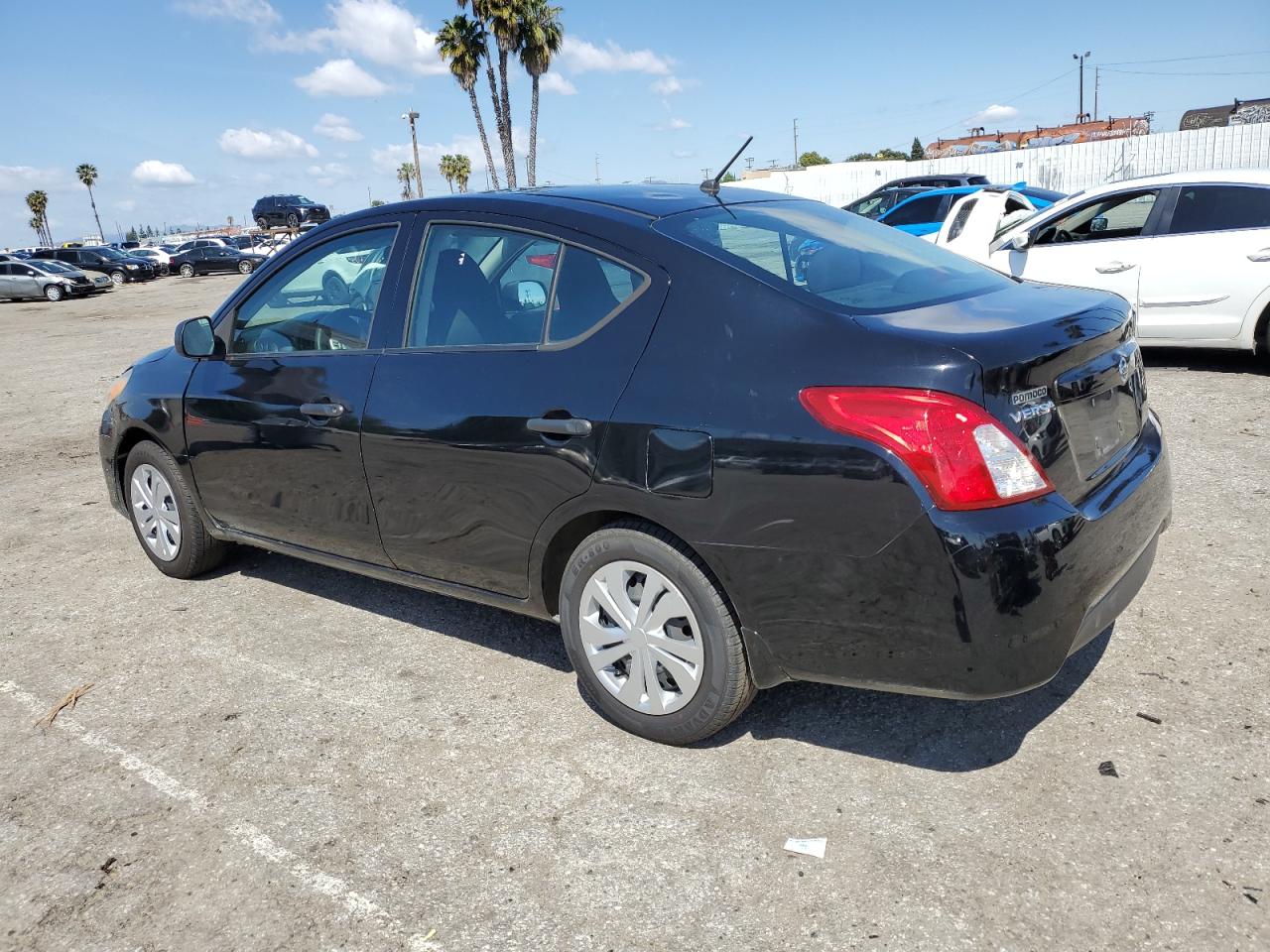 Photo 1 VIN: 3N1CN7AP6FL893468 - NISSAN VERSA 