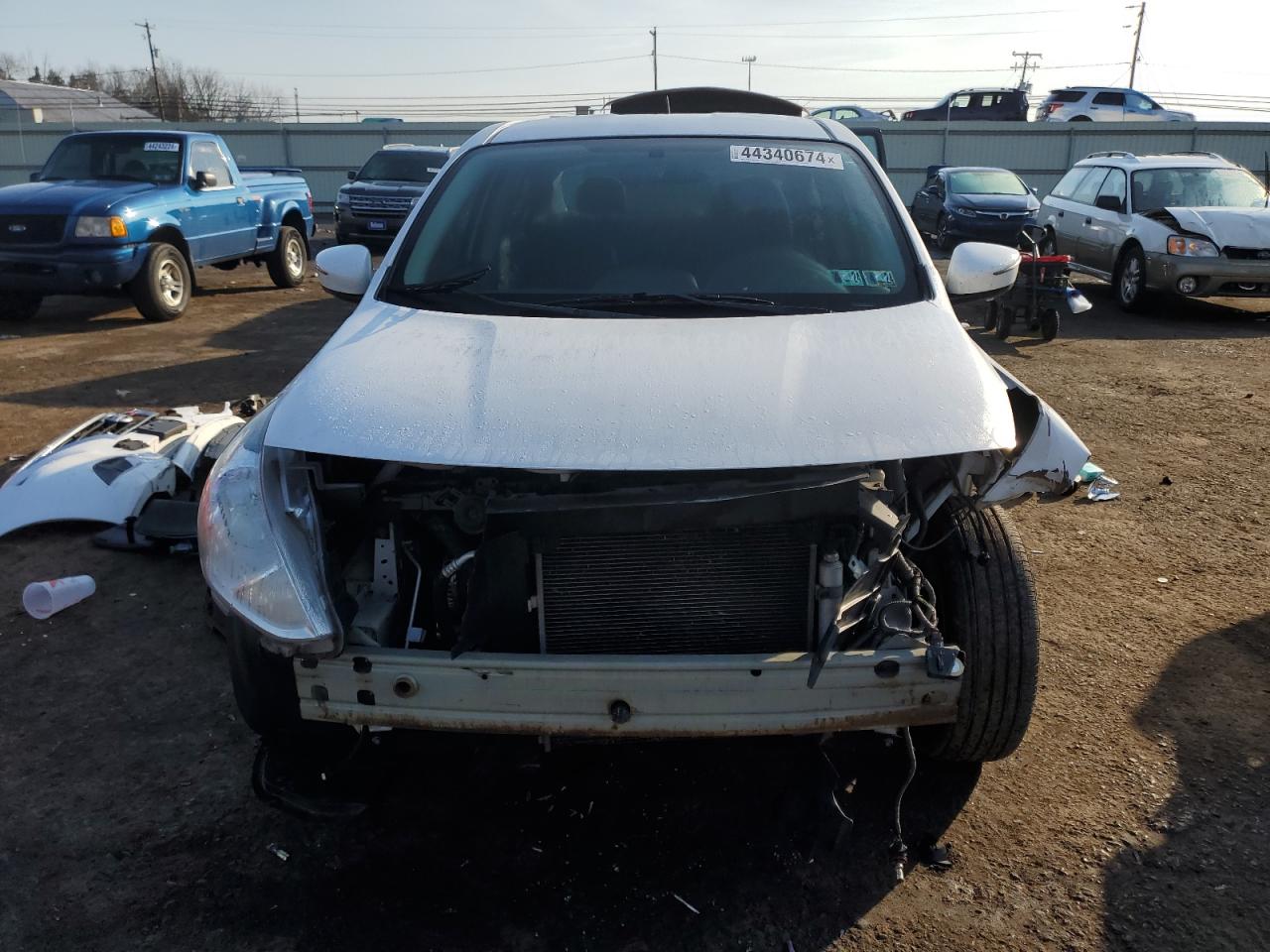 Photo 4 VIN: 3N1CN7AP6FL959968 - NISSAN VERSA 