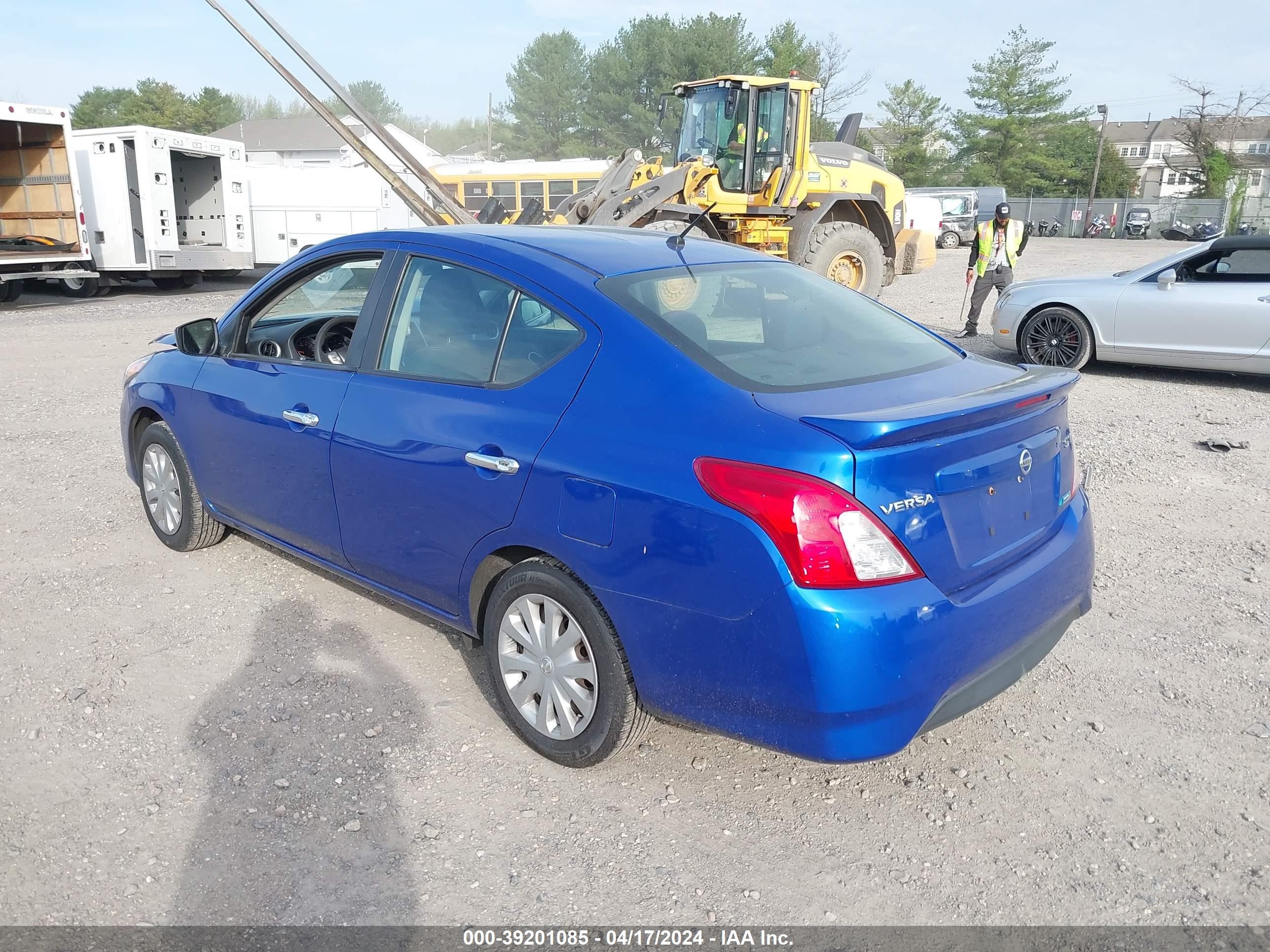 Photo 2 VIN: 3N1CN7AP6GL807853 - NISSAN VERSA 