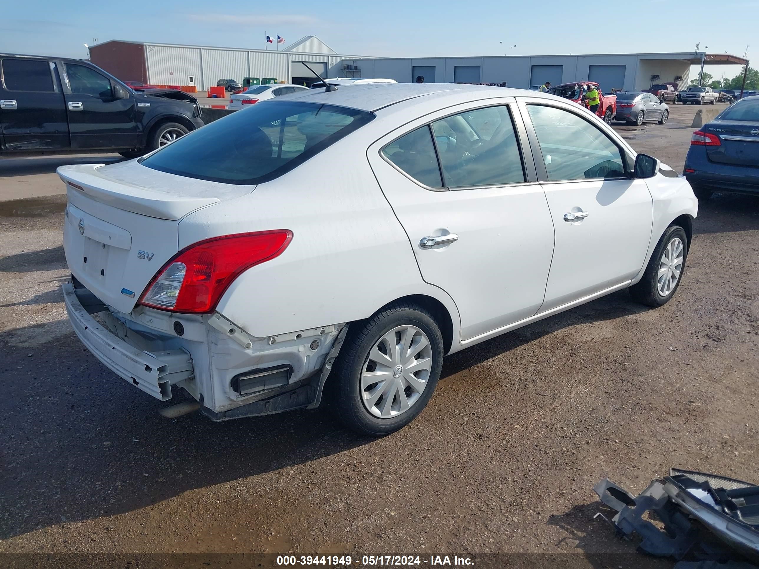 Photo 3 VIN: 3N1CN7AP6GL852906 - NISSAN VERSA 