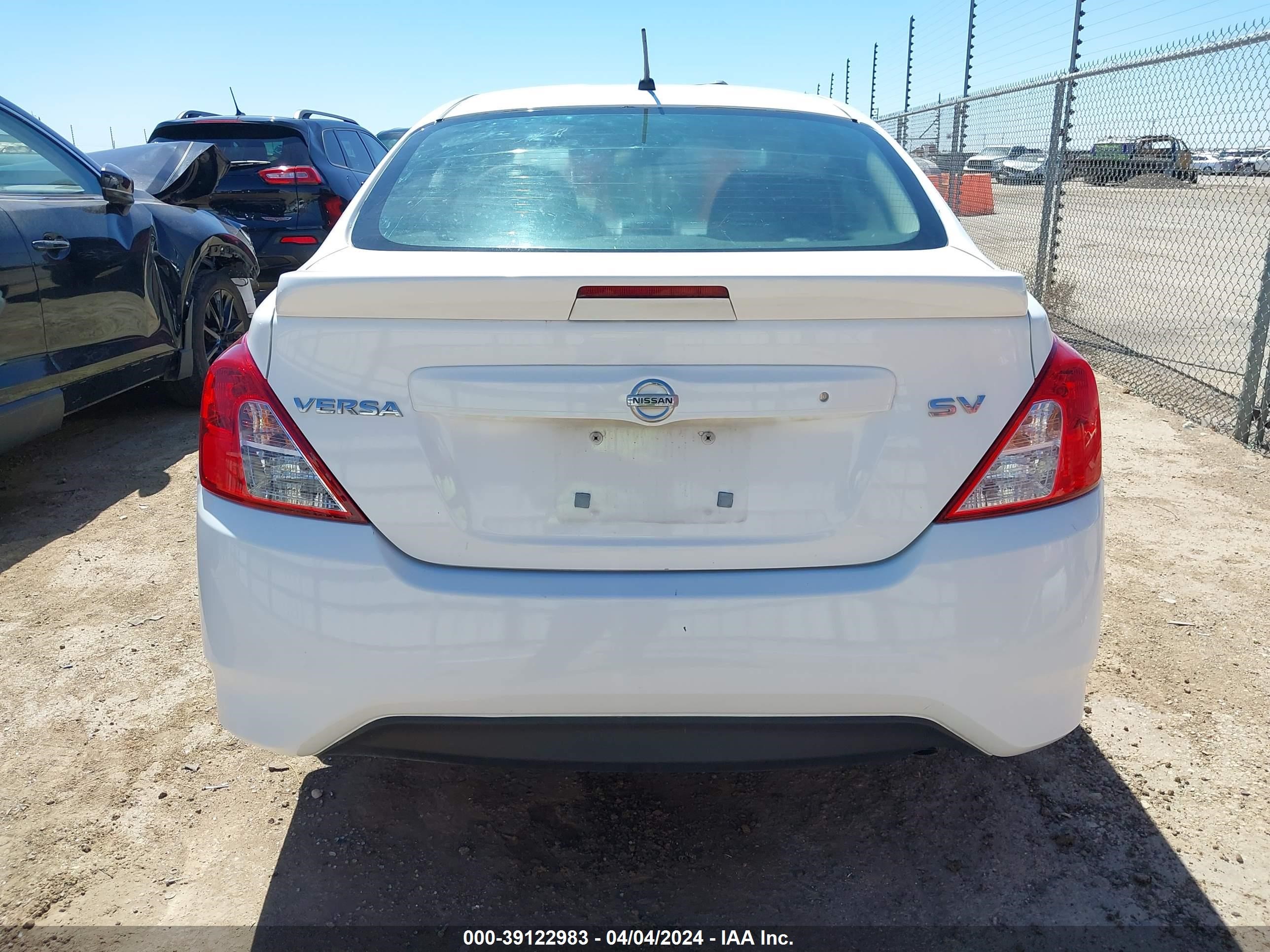 Photo 15 VIN: 3N1CN7AP6GL912294 - NISSAN VERSA 