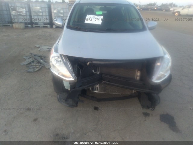 Photo 5 VIN: 3N1CN7AP6HK424728 - NISSAN VERSA SEDAN 