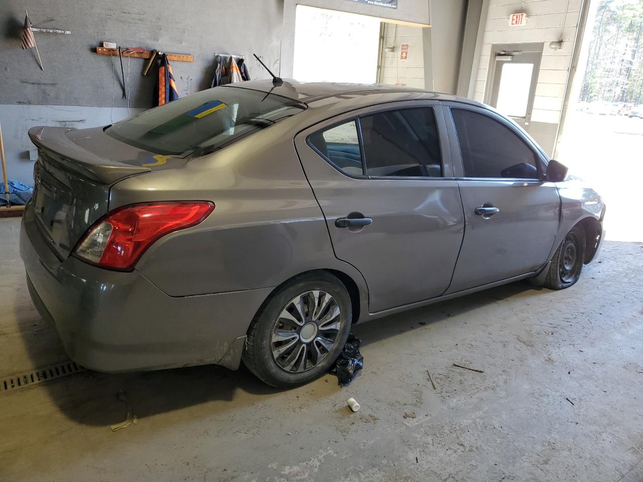 Photo 2 VIN: 3N1CN7AP6HL847674 - NISSAN VERSA 