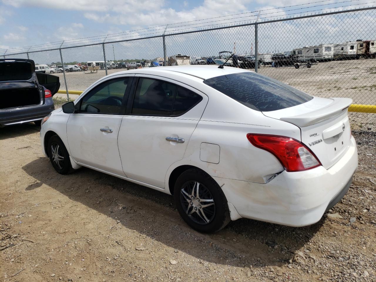 Photo 1 VIN: 3N1CN7AP6HL852177 - NISSAN VERSA 